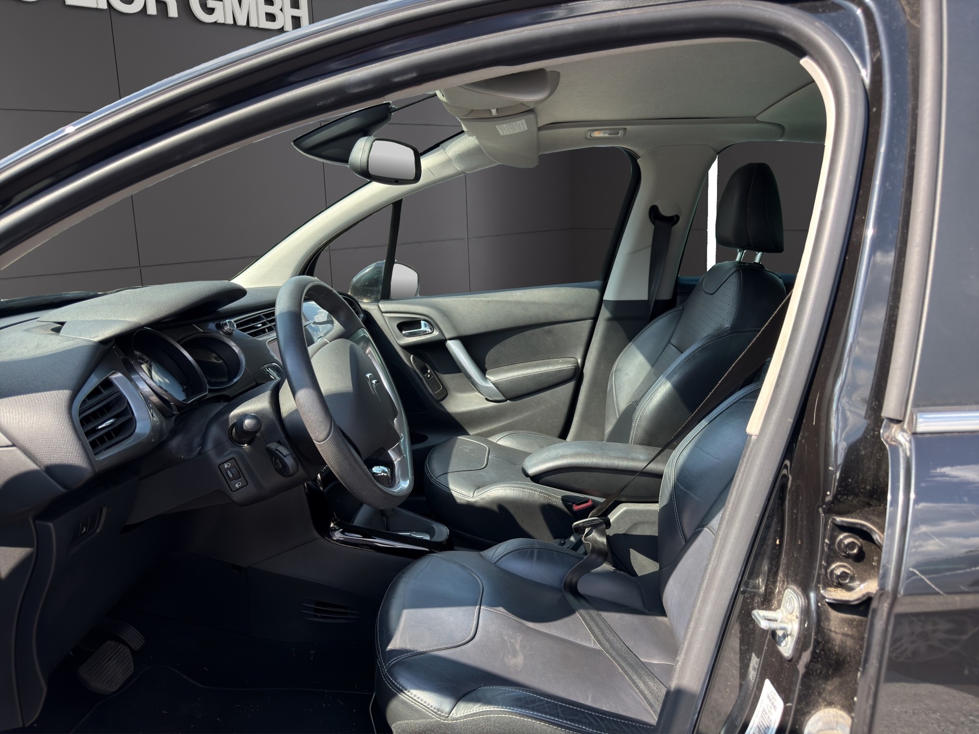 CITROEN C3 1.6i 16V Exclusive Automatic-image-7