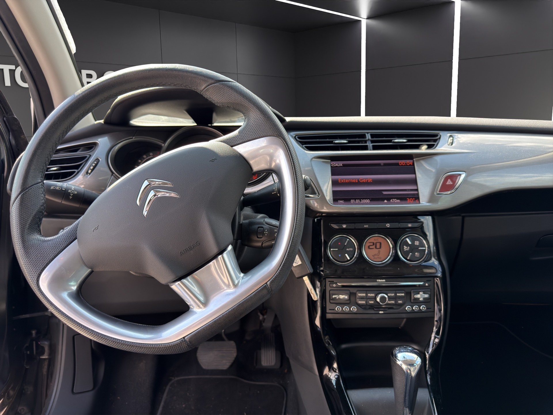 CITROEN C3 1.6i 16V Exclusive Automatic-image-9