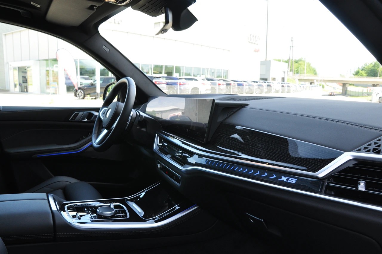 BMW X5 xDrive 48V 30d M Sport Pro Steptronic-image-14