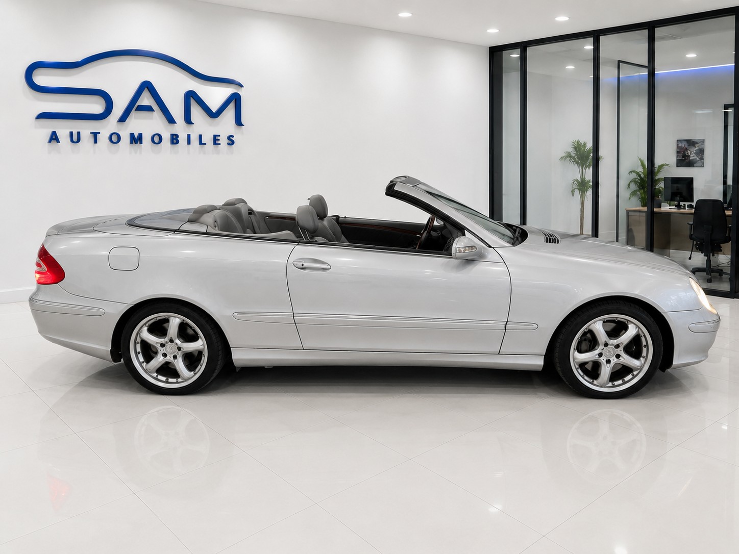 MERCEDES-BENZ CLK 500 Avantgarde Automatic-image-3
