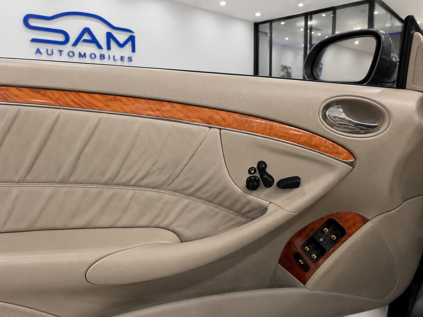 MERCEDES-BENZ CLK 500 Avantgarde Automatic-image-12