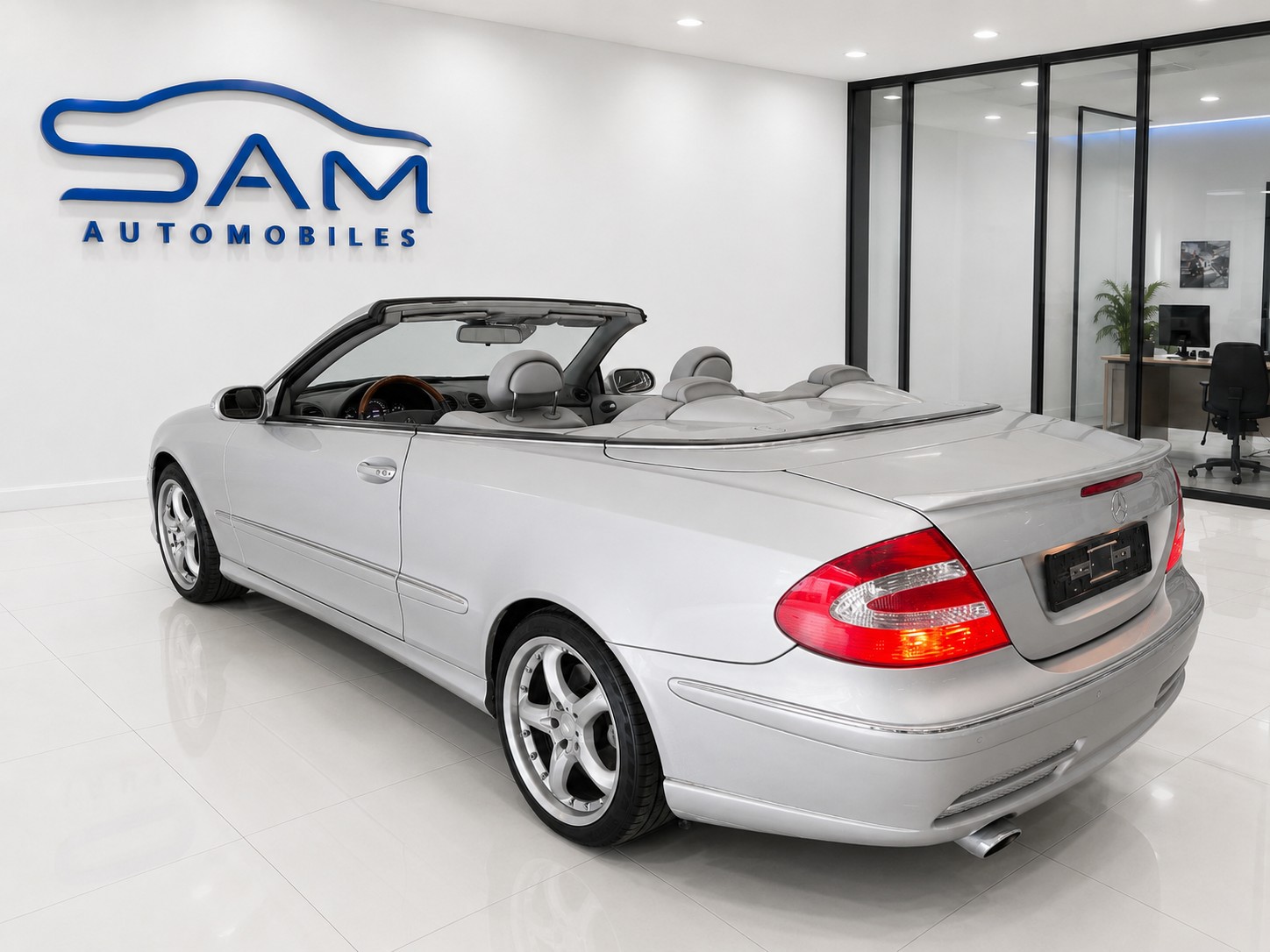 MERCEDES-BENZ CLK 500 Avantgarde Automatic-image-6