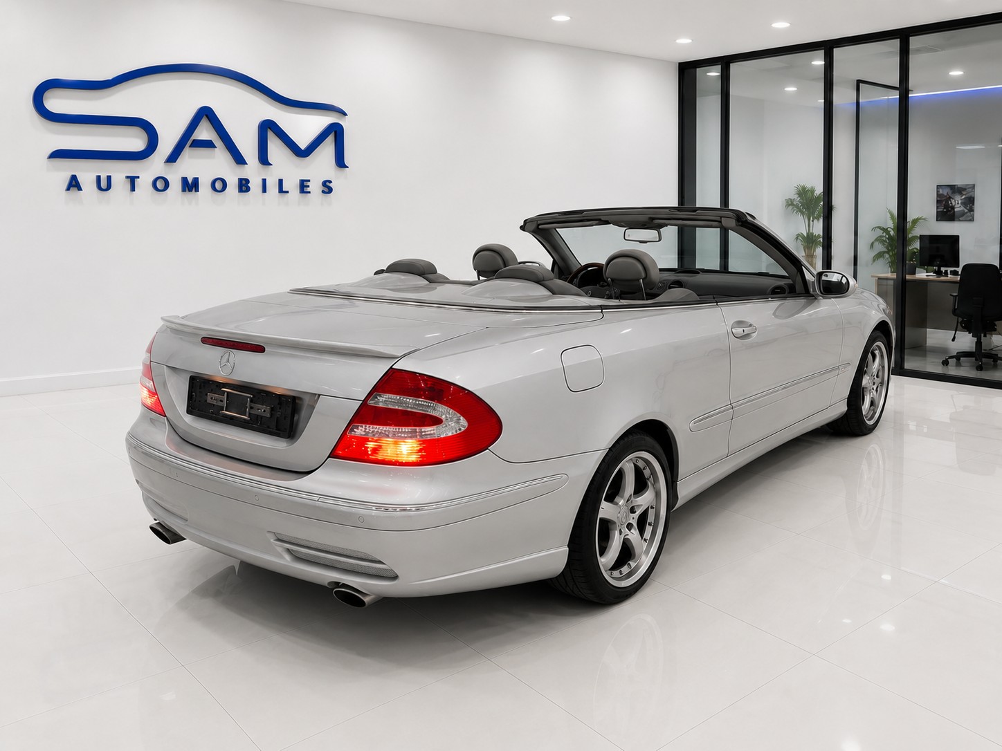 MERCEDES-BENZ CLK 500 Avantgarde Automatic-image-4
