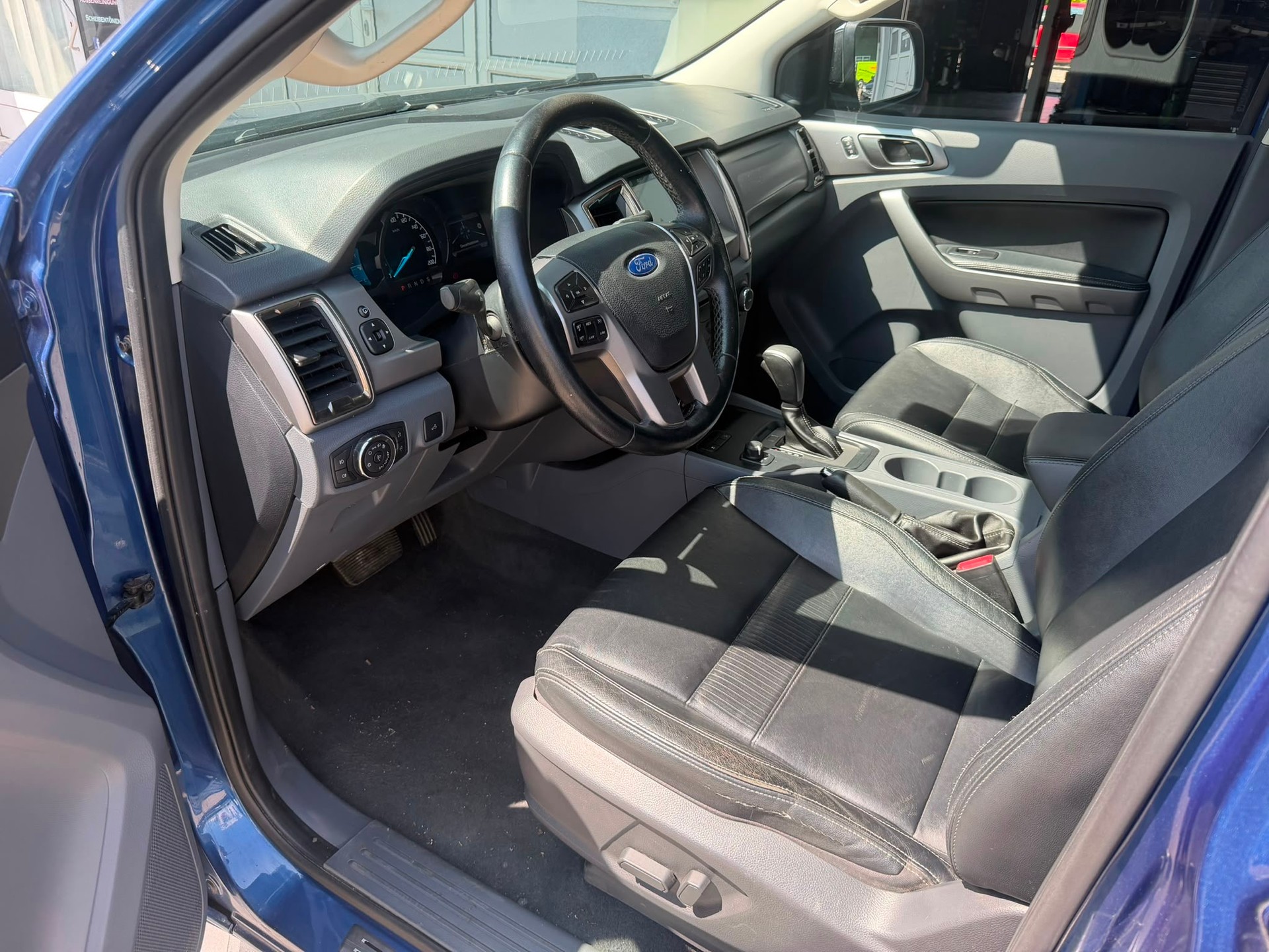 FORD Ranger LTD 3.2 TDCi 4x4 A-image-8