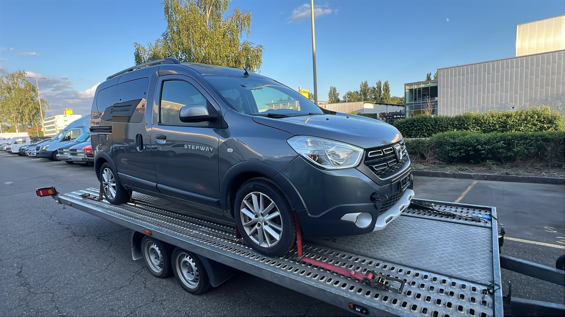 DACIA Dokker 1.2 T Stepway-showroom-element-2