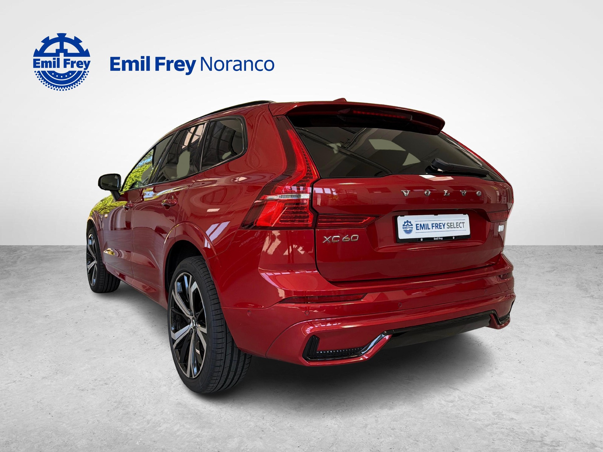 VOLVO XC60 2.0 T8 TE R-Design eAWD + Ruote invernali incluse-image-3