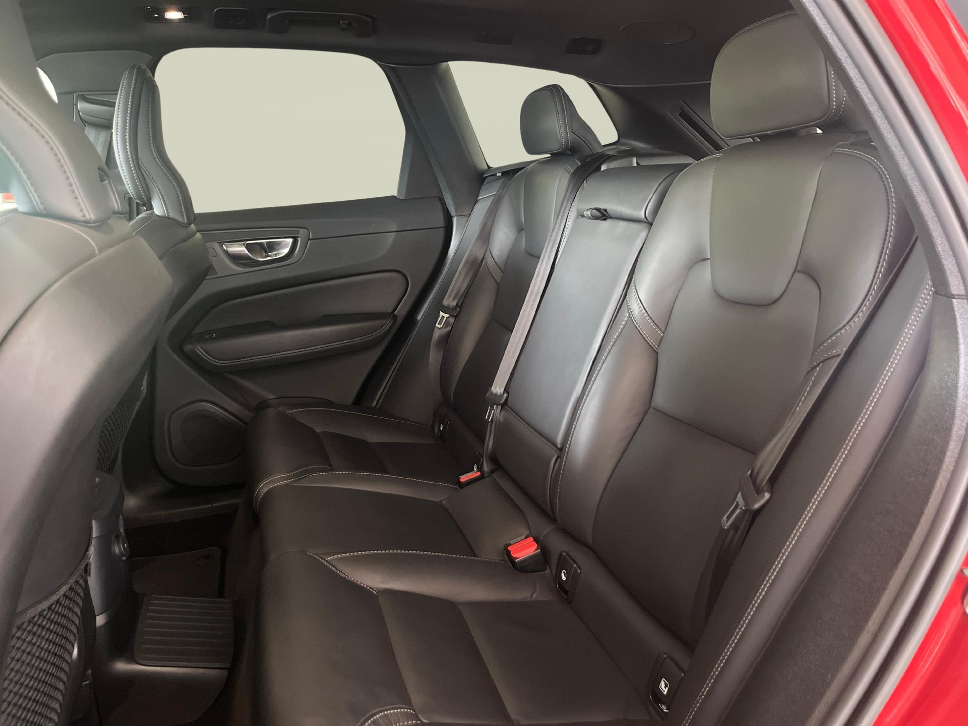VOLVO XC60 2.0 T8 TE R-Design eAWD + Ruote invernali incluse-image-12