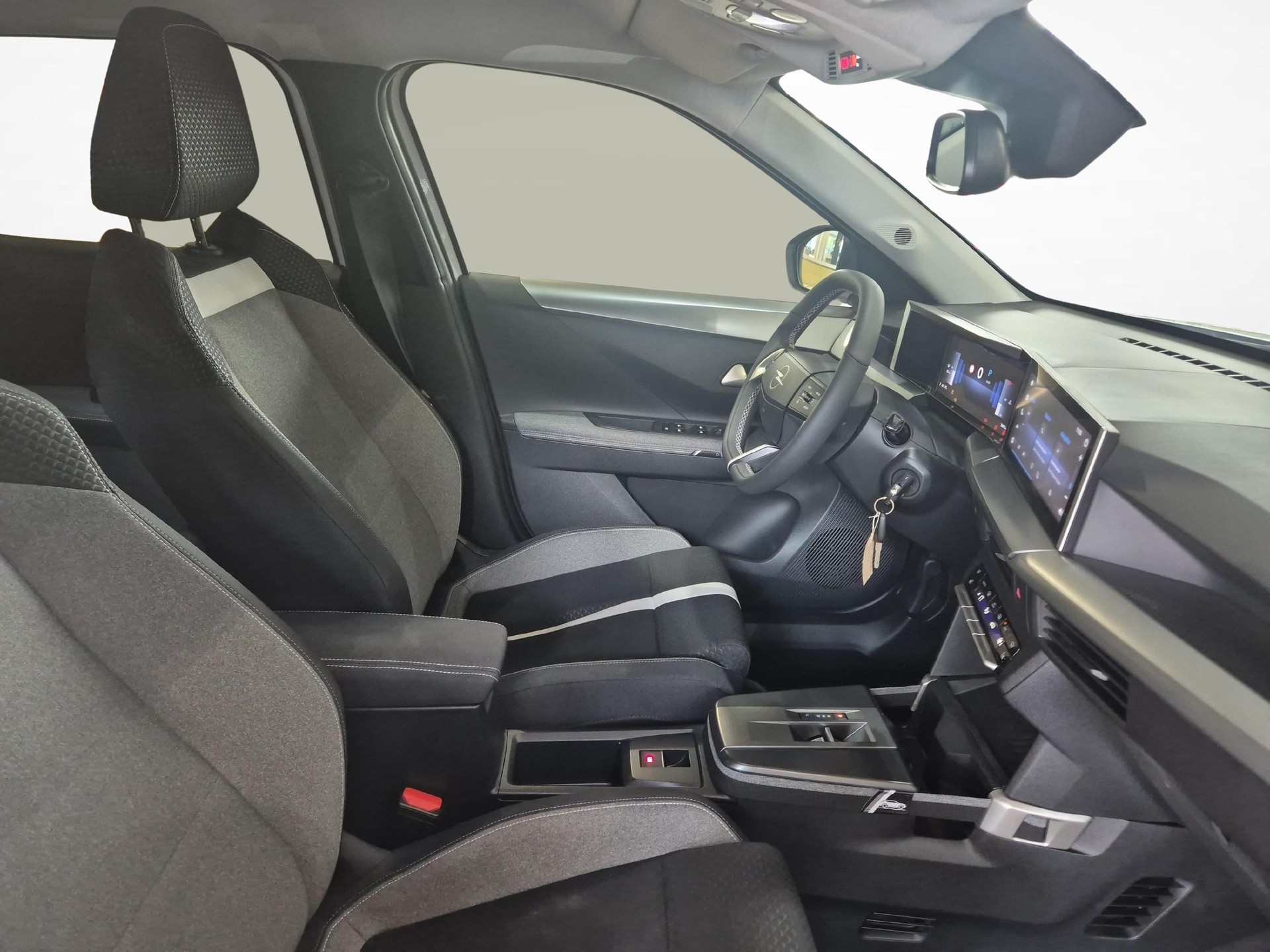 OPEL Frontera 1.2 T HEV 145 GS-image-9