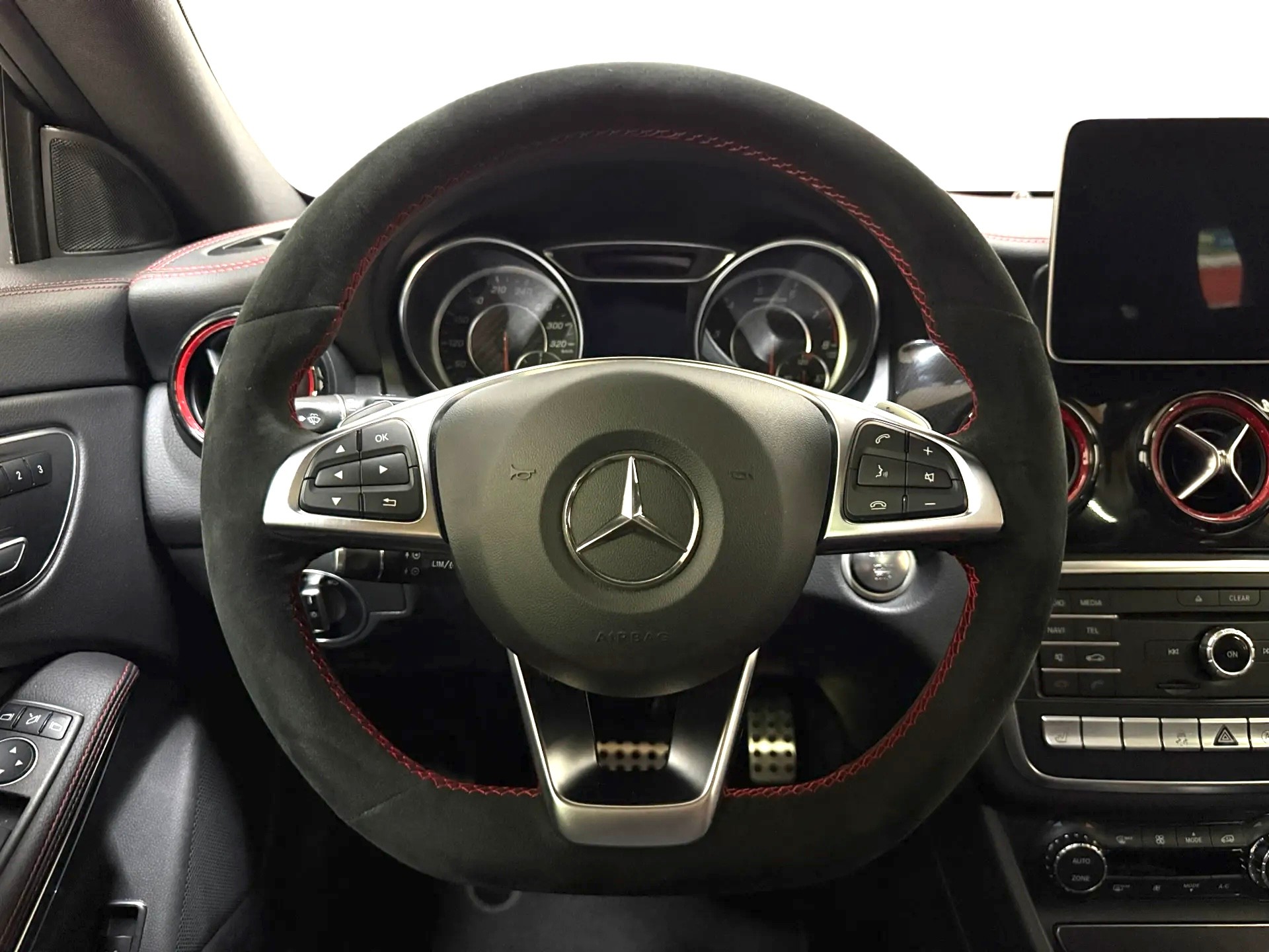 MERCEDES-BENZ CLA Shooting Brake 45 AMG 4Matic Speedshift-image-20