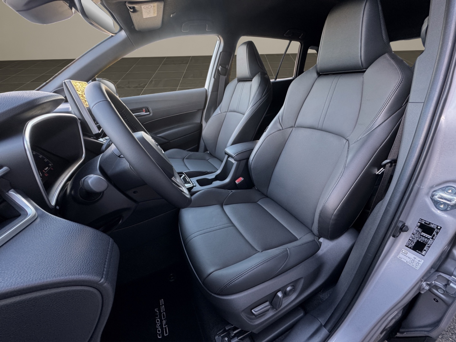 TOYOTA Corolla Cross 2.0 HSD Premium AWD-i-image-9