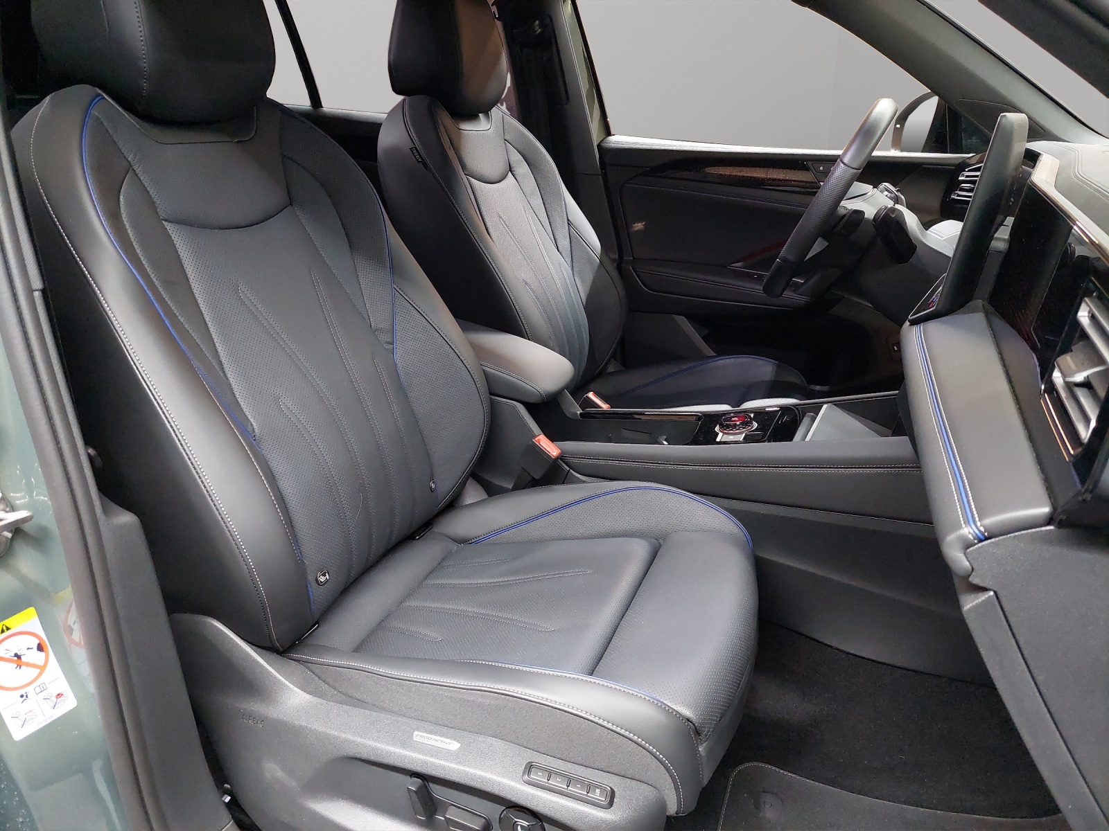 VW Tiguan 2.0 TSI United DSG 4Motion-image-8