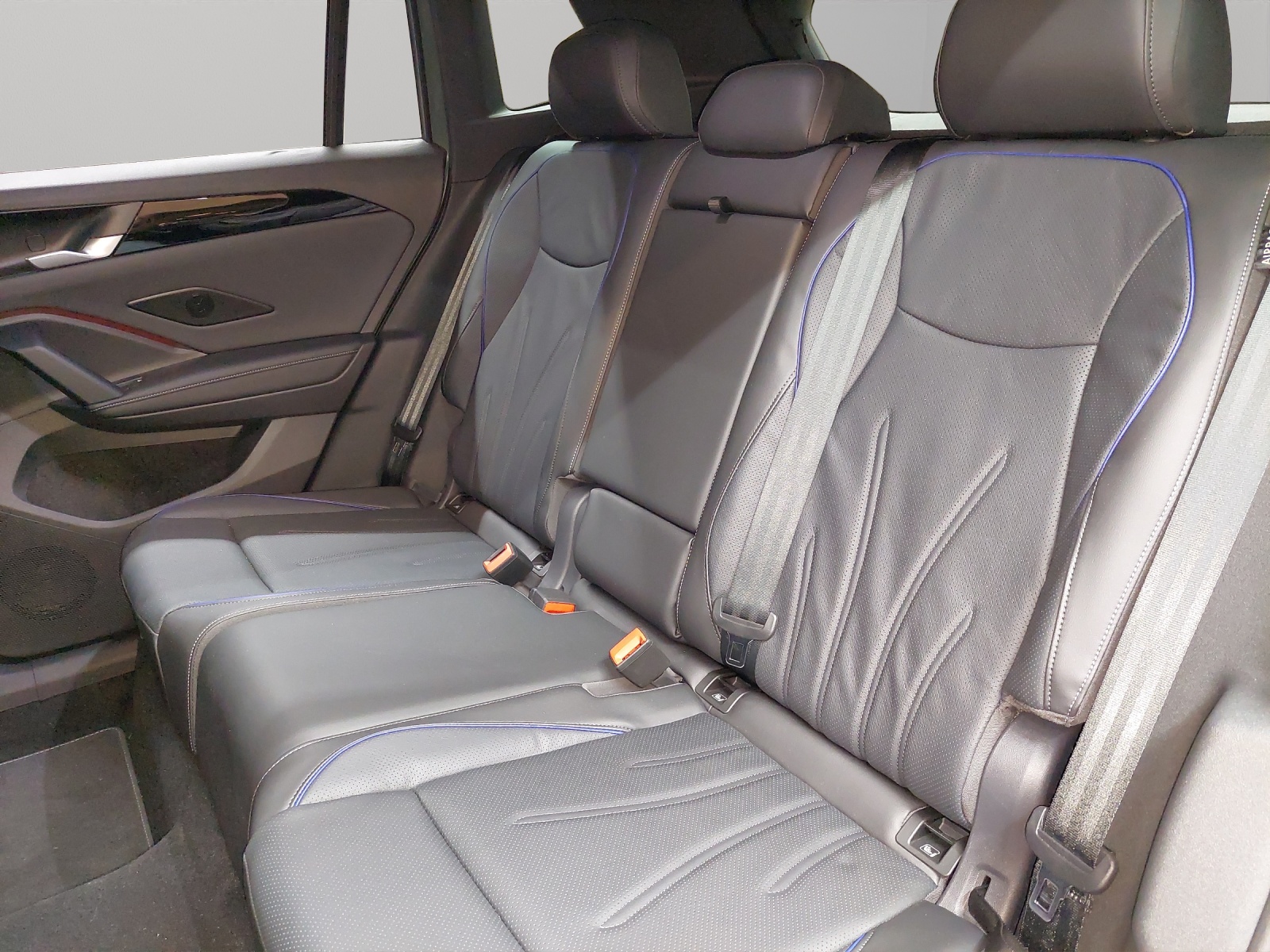 VW Tiguan 2.0 TSI United DSG 4Motion-image-7
