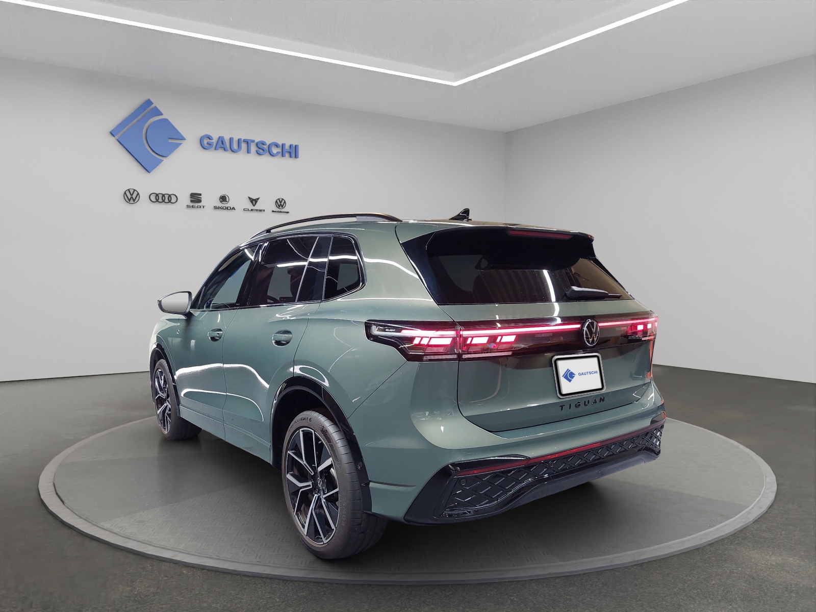 VW Tiguan 2.0 TSI United DSG 4Motion-image-2