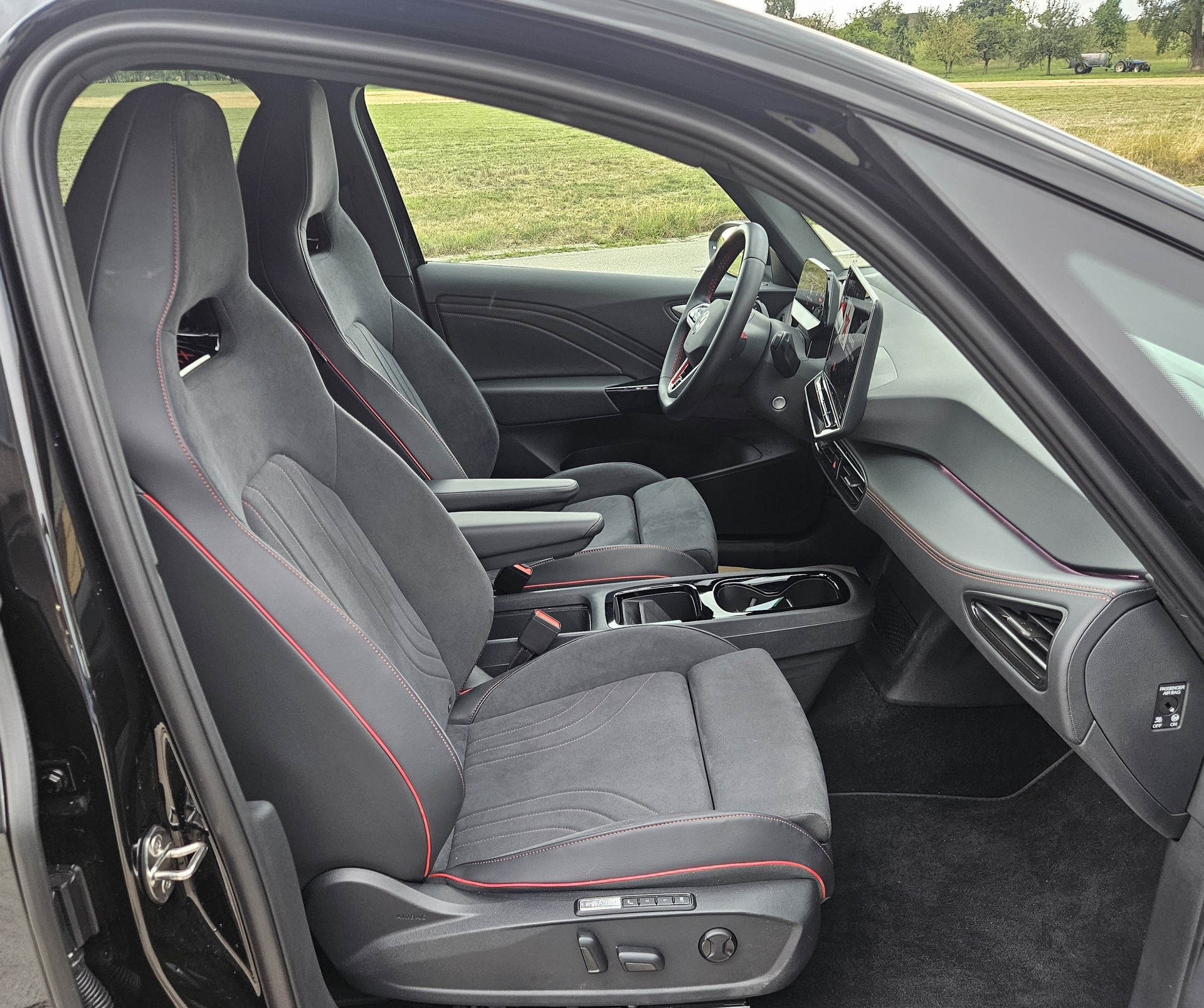 VW ID.3 GTX Performance 79 kWh GTX United mit Wärmepumpe und Anhängerkupplung für den Fahrradträger-image-13