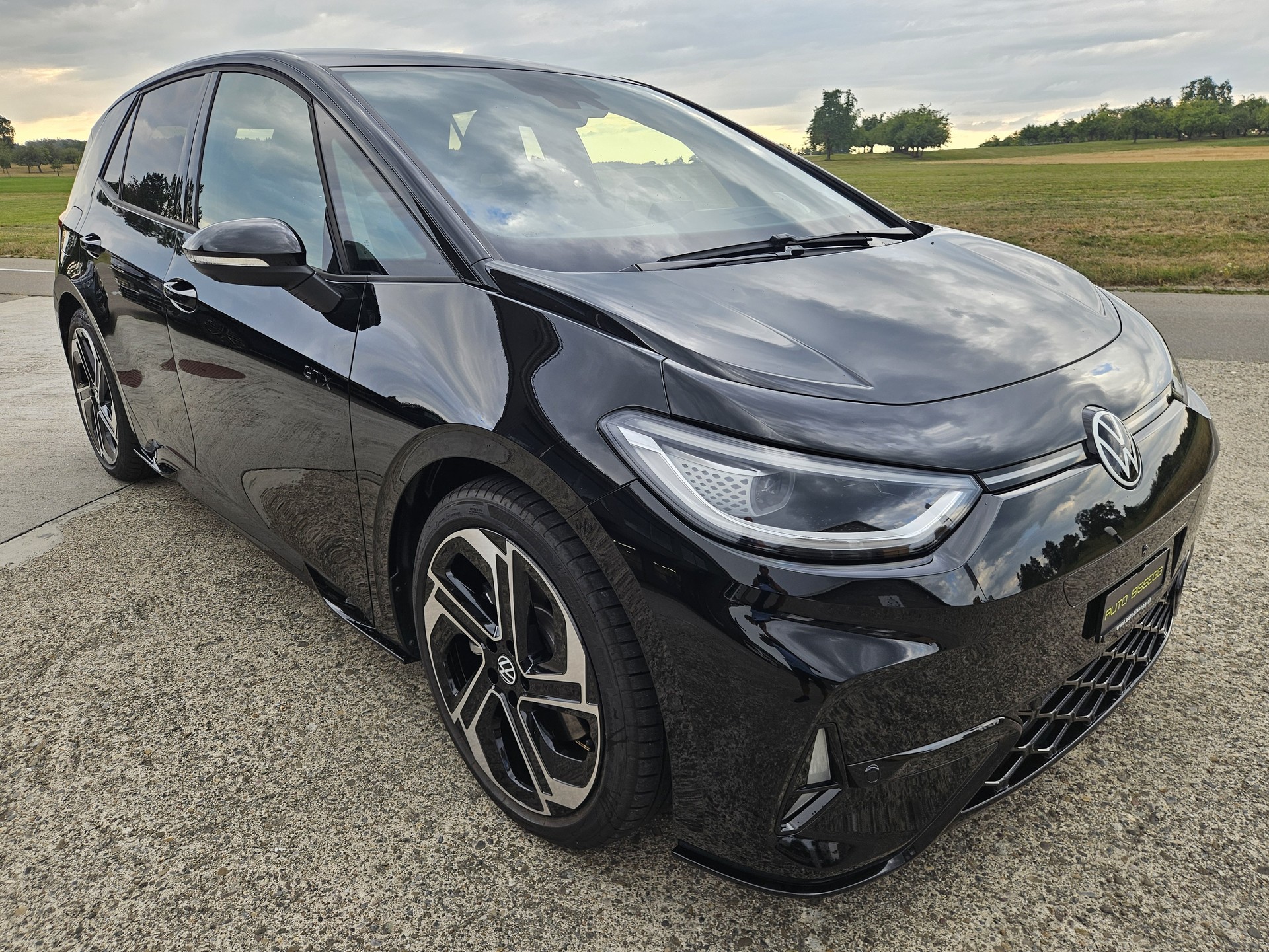 VW ID.3 GTX Performance 79 kWh GTX United mit Wärmepumpe und Anhängerkupplung für den Fahrradträger-image-0