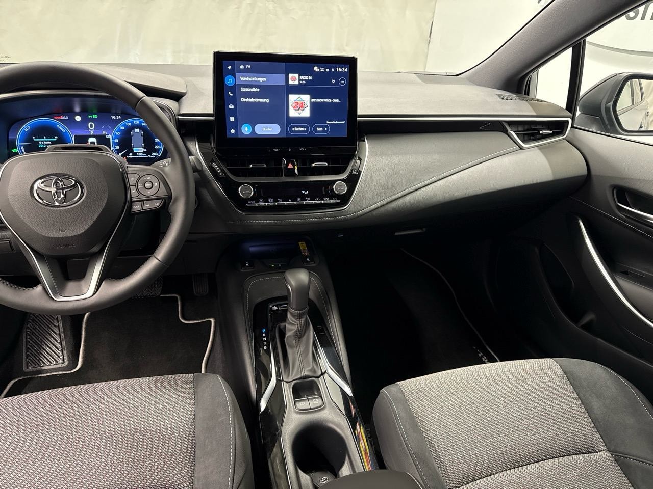 TOYOTA Corolla TS 1.8 HSD Sportline e-CVT 140HP-image-4