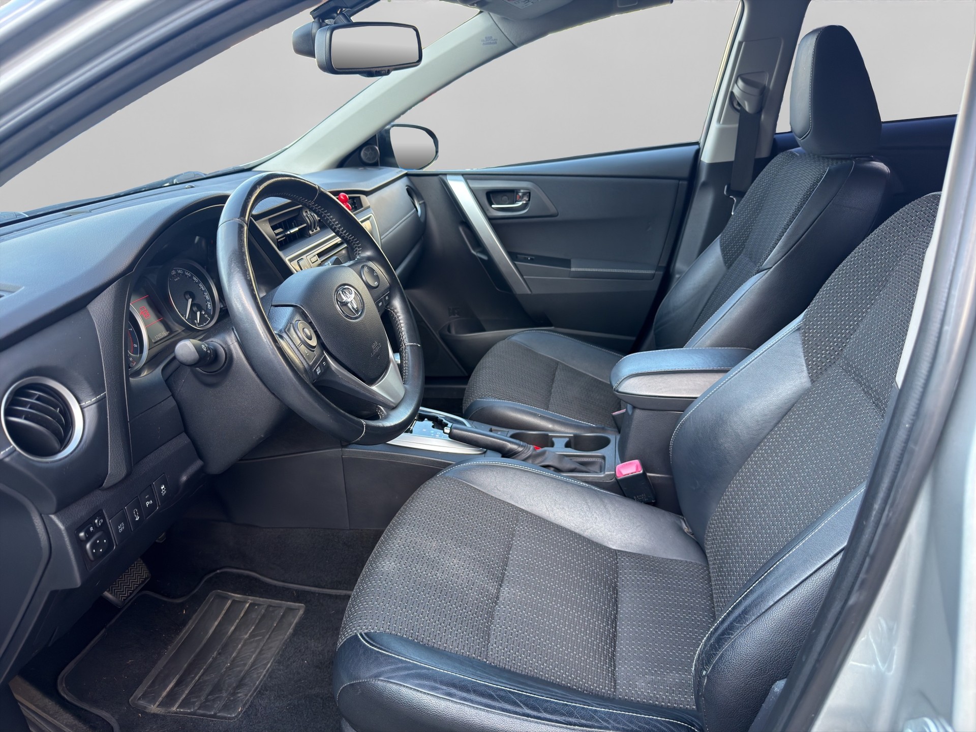 TOYOTA Auris 1.6 Luna Multidrive-image-8