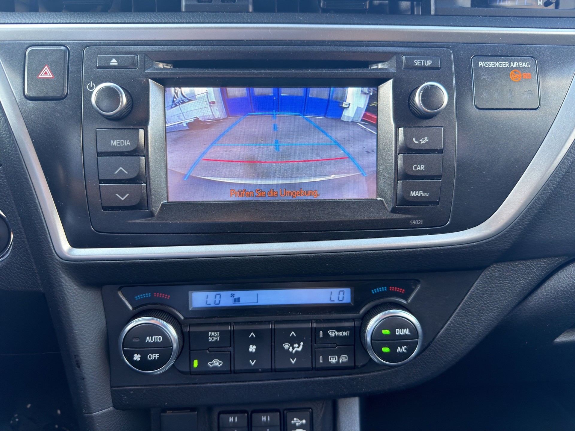 TOYOTA Auris 1.6 Luna Multidrive-image-11