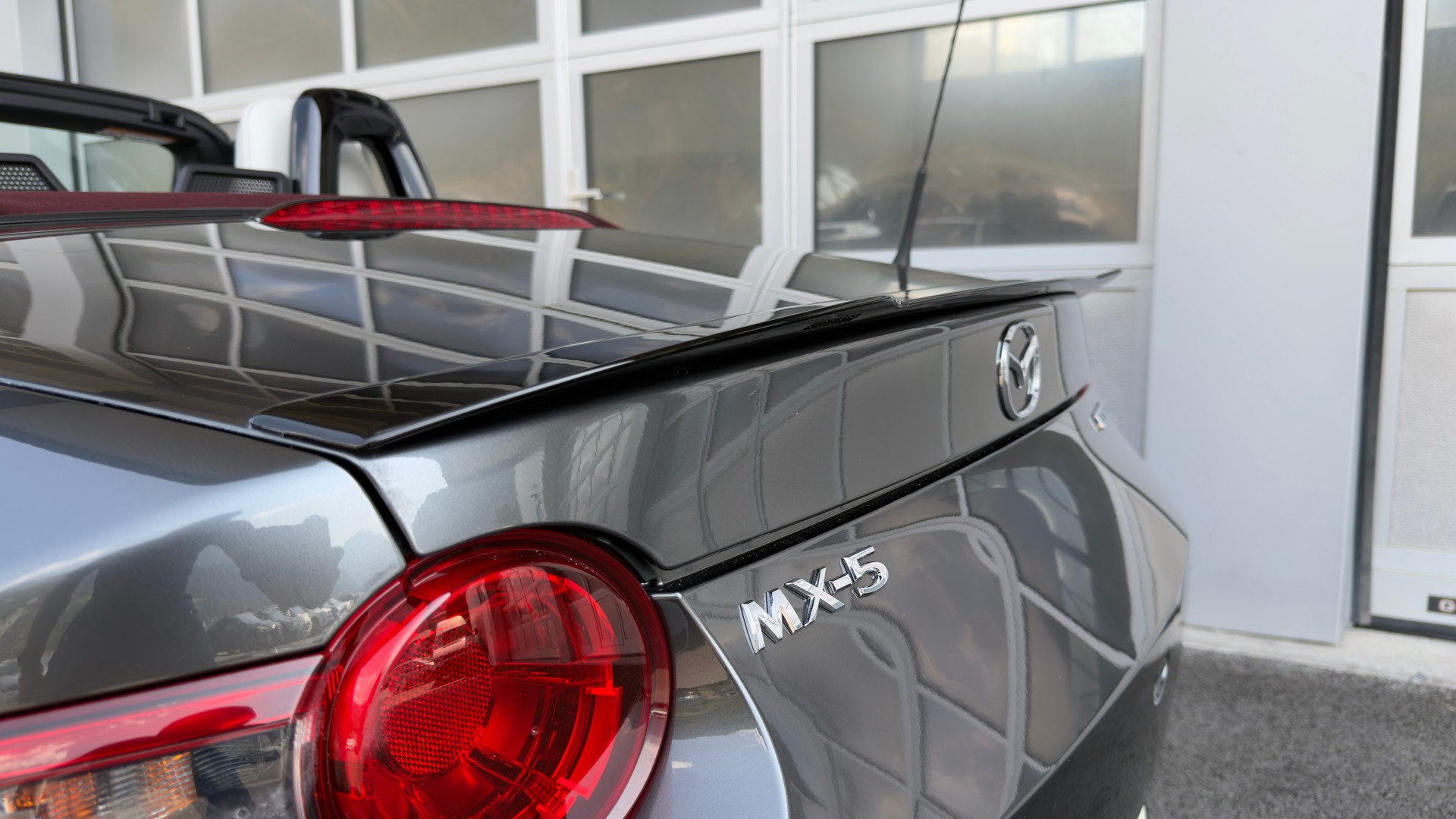 MAZDA MX-5 2.0 Million Stars-image-4