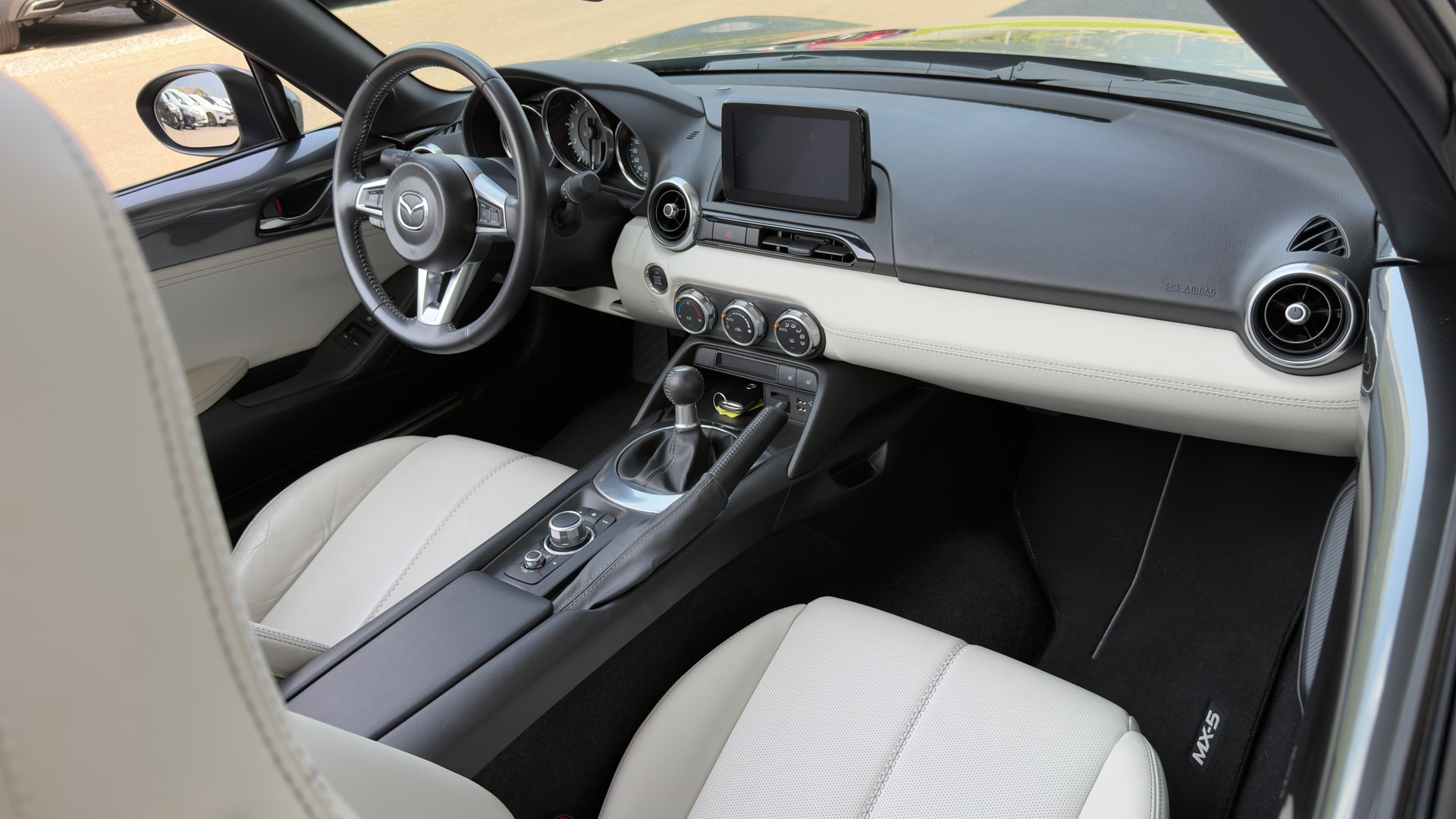 MAZDA MX-5 2.0 Million Stars-image-12