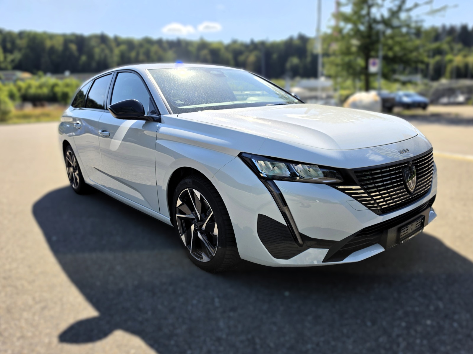 PEUGEOT 308 SW 1.5 BlueHDI Allure EAT8-image-6