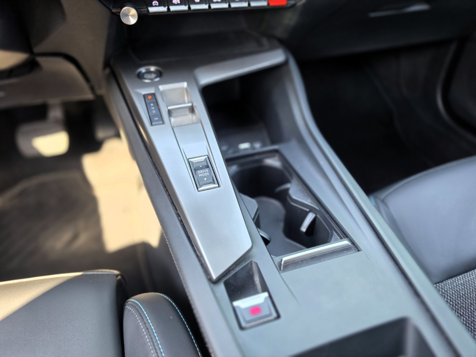 PEUGEOT 308 SW 1.5 BlueHDI Allure EAT8-image-11