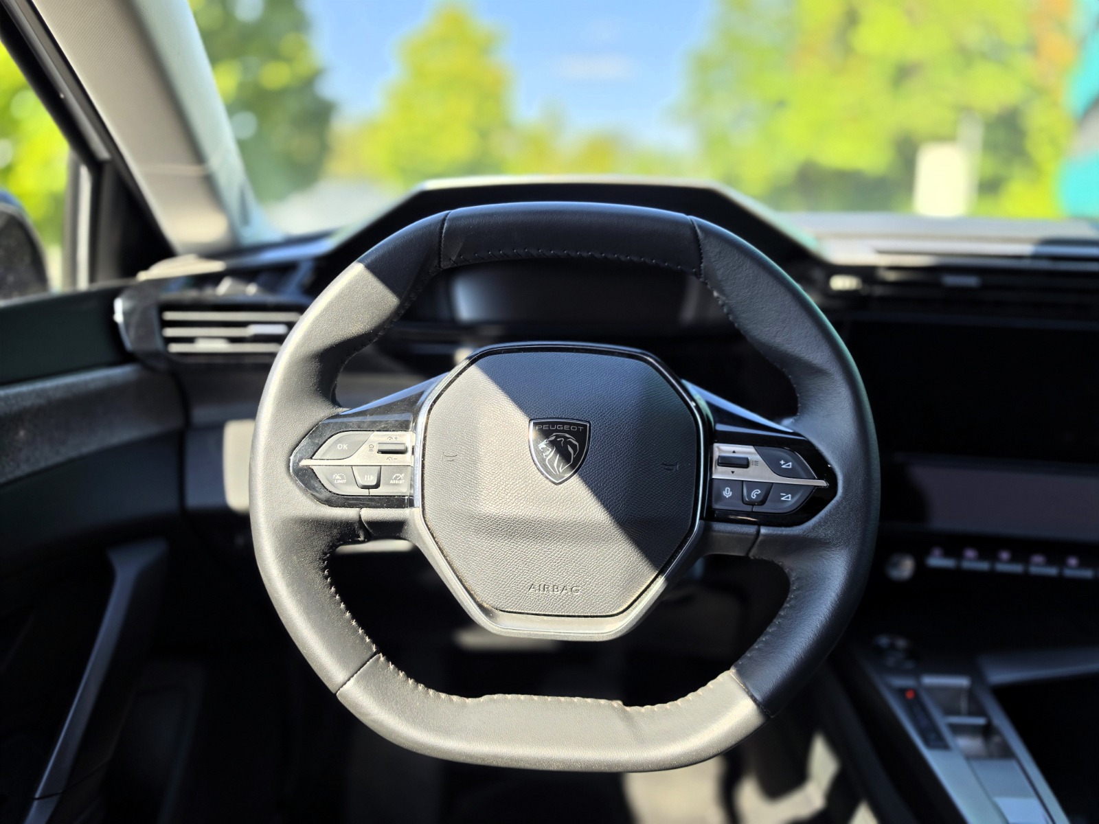PEUGEOT 308 SW 1.5 BlueHDI Allure EAT8-image-10