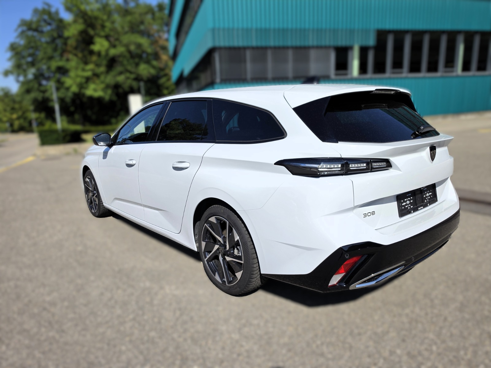 PEUGEOT 308 SW 1.5 BlueHDI Allure EAT8-image-2