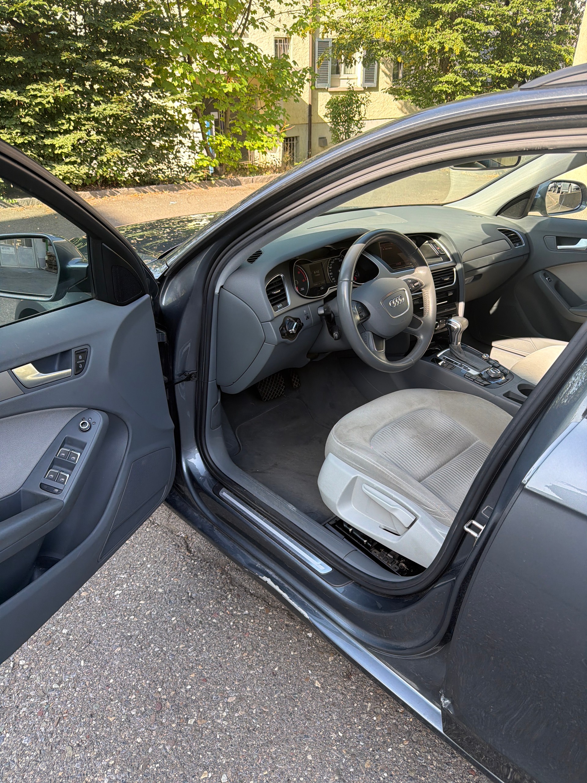 AUDI A4 Avant 2.0 TDI multitronic-image-7