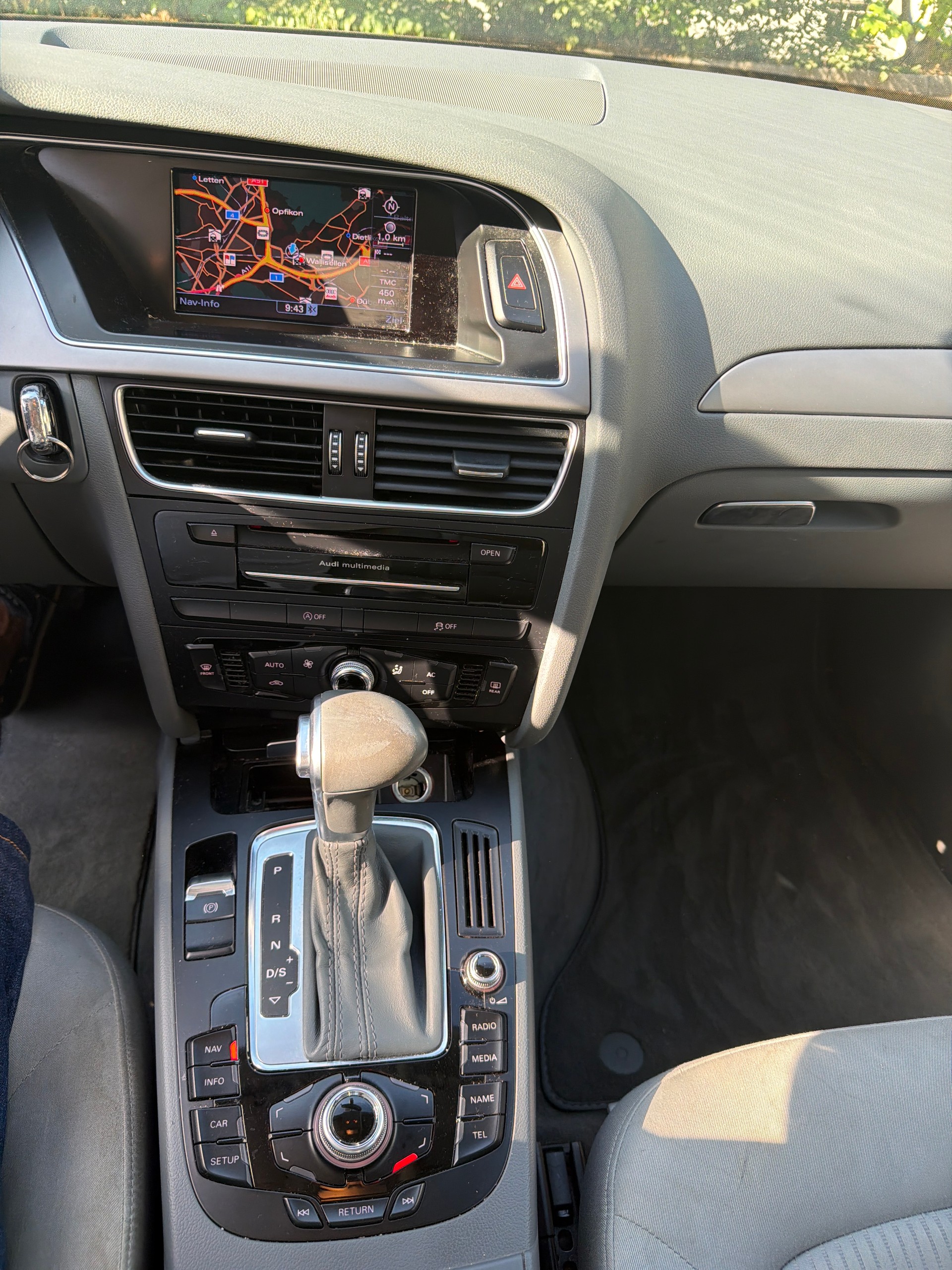 AUDI A4 Avant 2.0 TDI multitronic-image-8