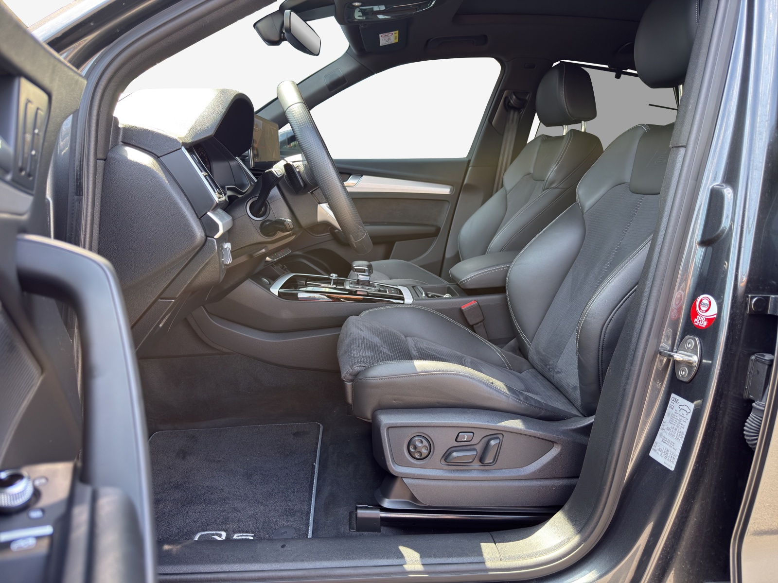 AUDI Q5 Sportback 50 TFSI e PHEV S line quattro S-tronic-image-8