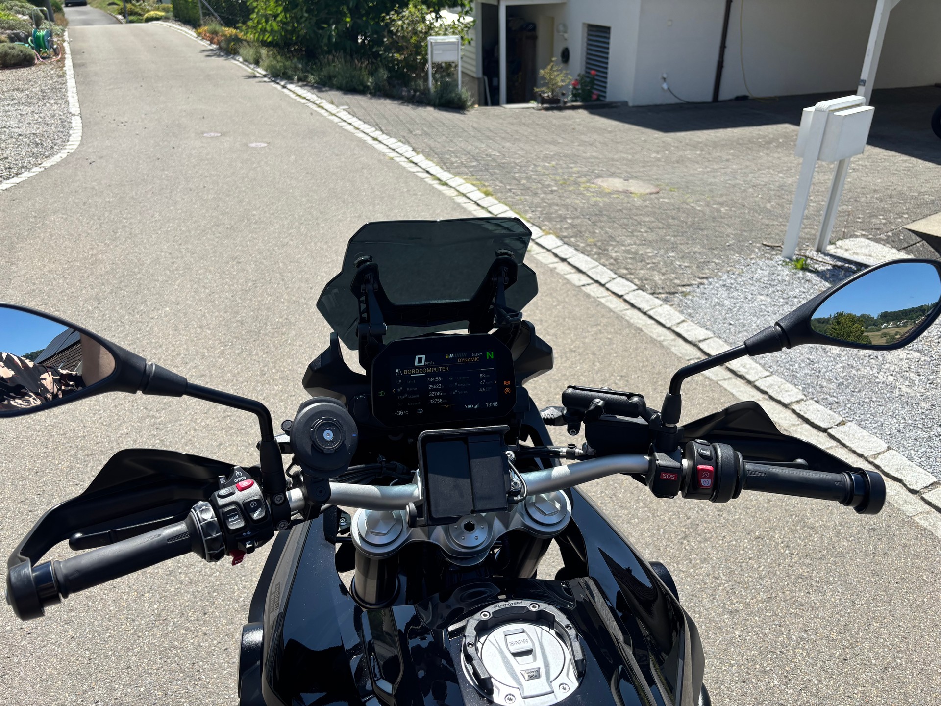 BMW F 850 GS-image-6