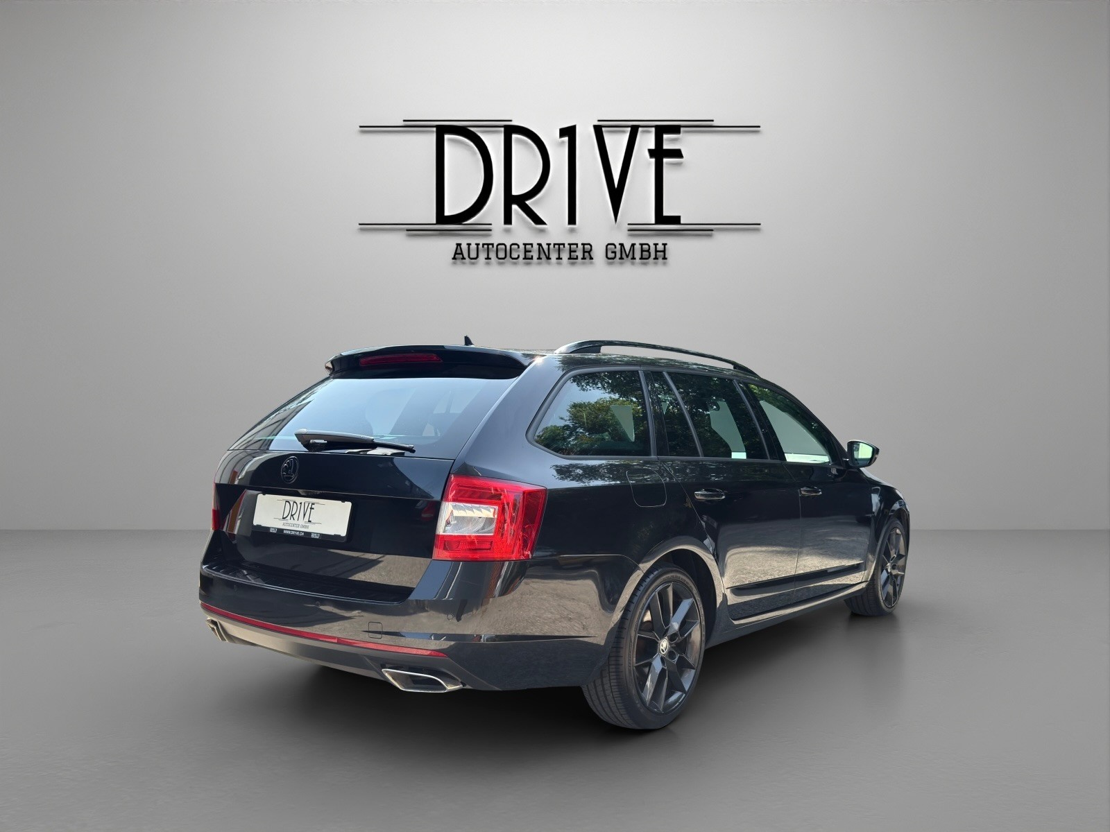 SKODA Octavia Combi 2.0 TDI RS 4x4 DSG-image-4