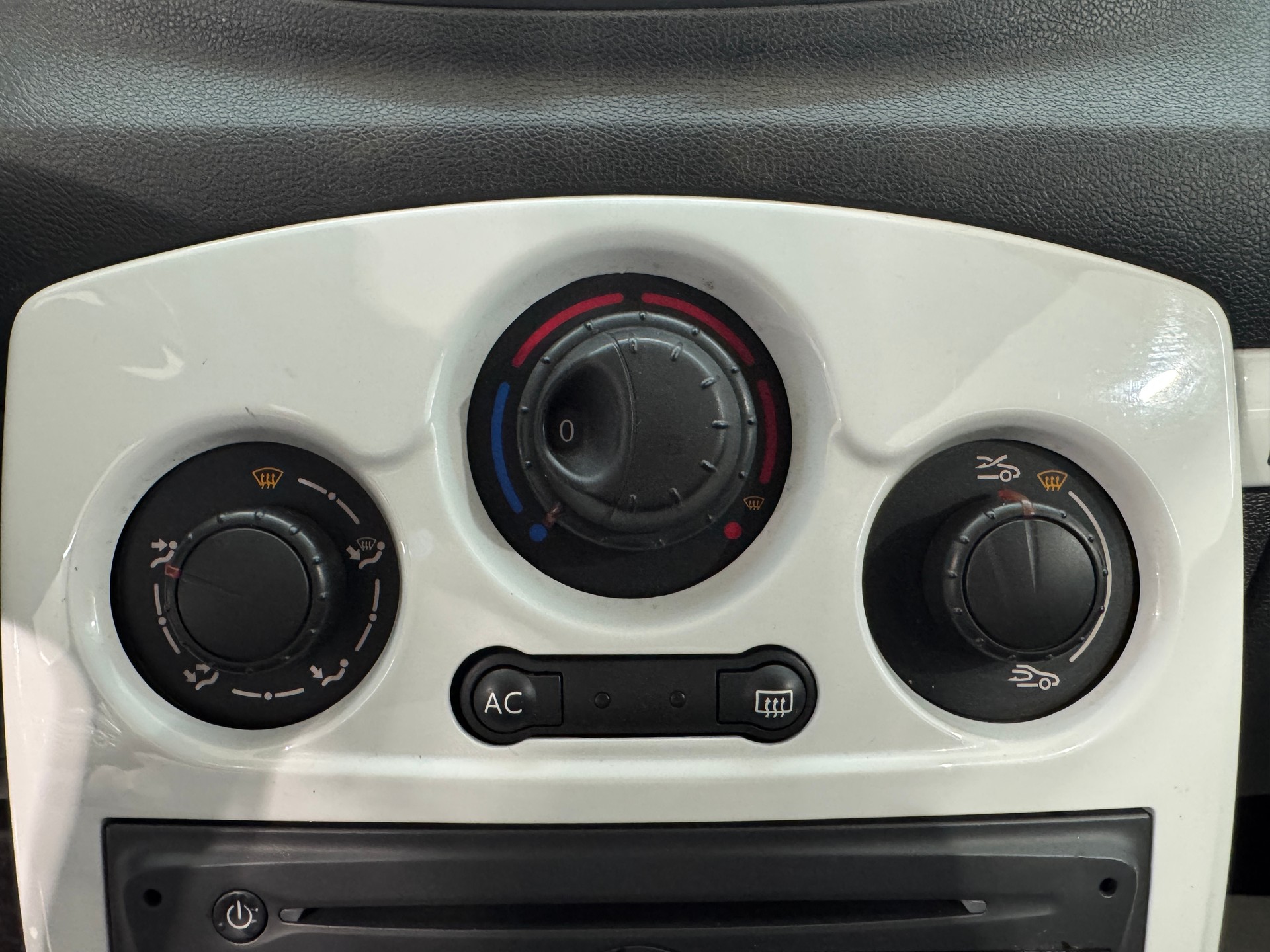 RENAULT Clio 1.2 16V Turbo S-image-14