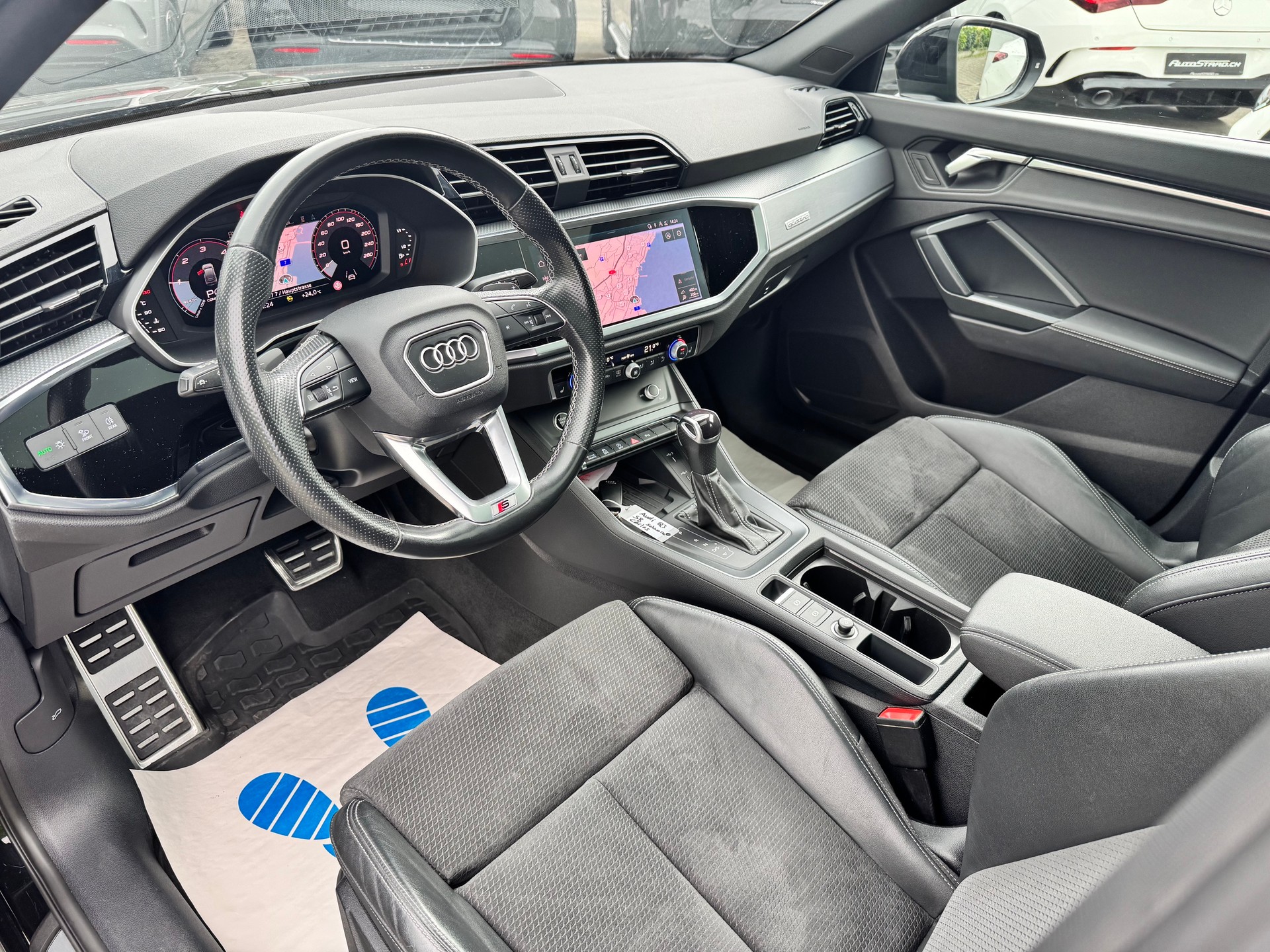 AUDI Q3 Sportback 40 TDI S line quattro S-tronic-image-6