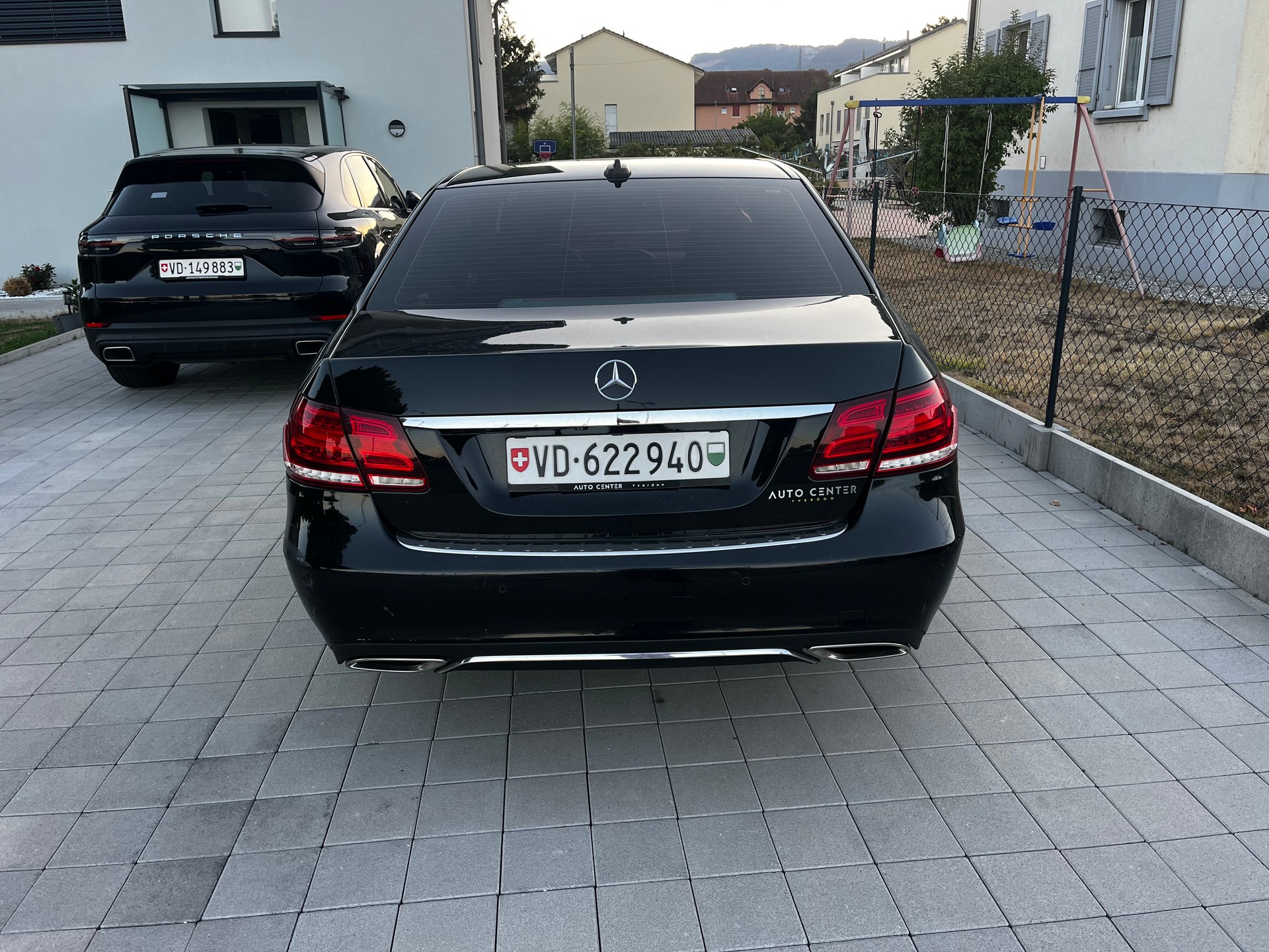 MERCEDES-BENZ E 200 BlueTEC 7G-Tronic-image-2