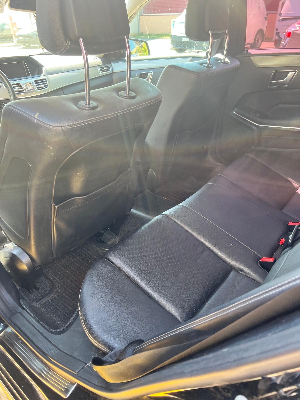 MERCEDES-BENZ E 200 BlueTEC 7G-Tronic-image-12