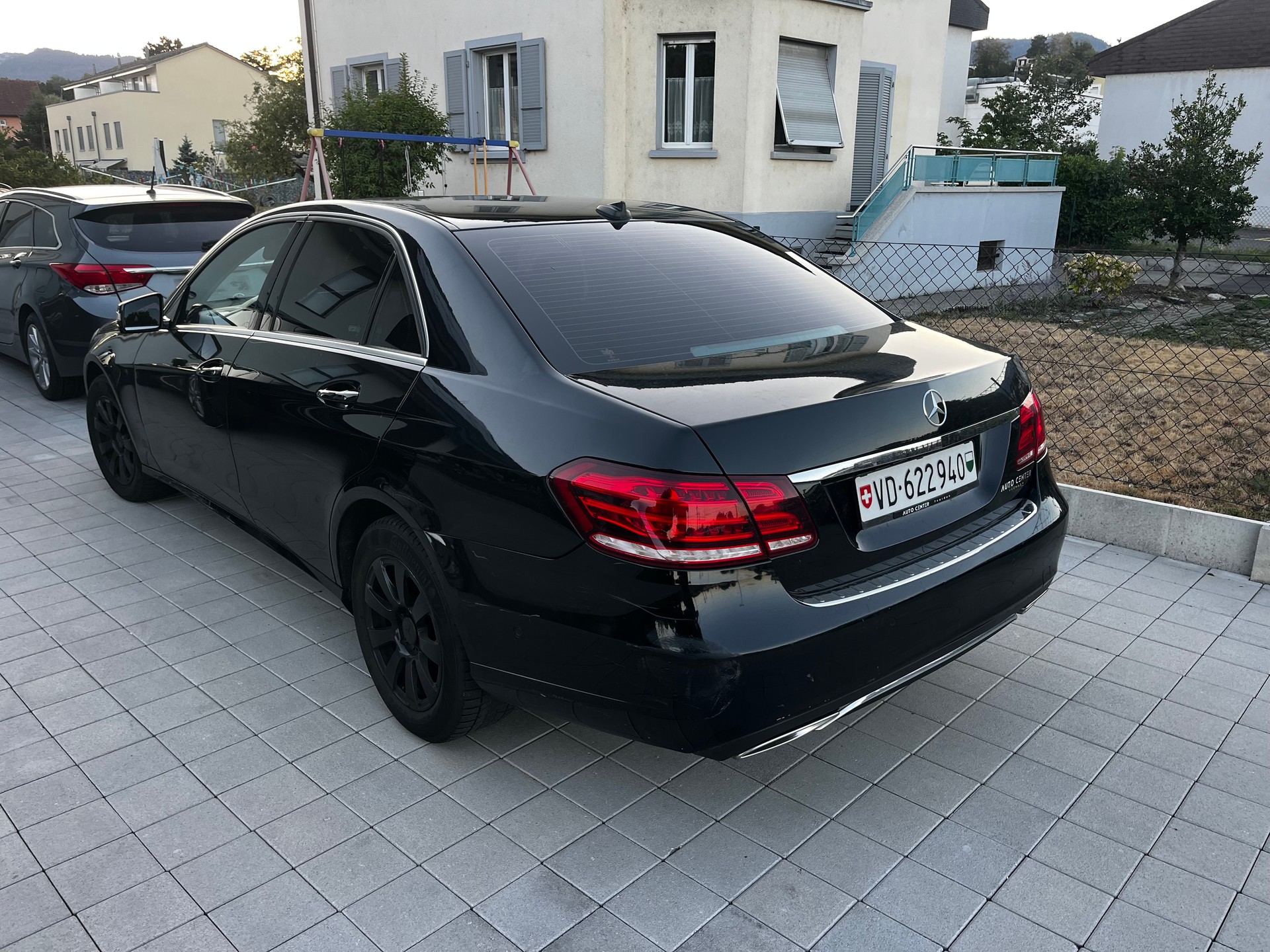 MERCEDES-BENZ E 200 BlueTEC 7G-Tronic-image-5
