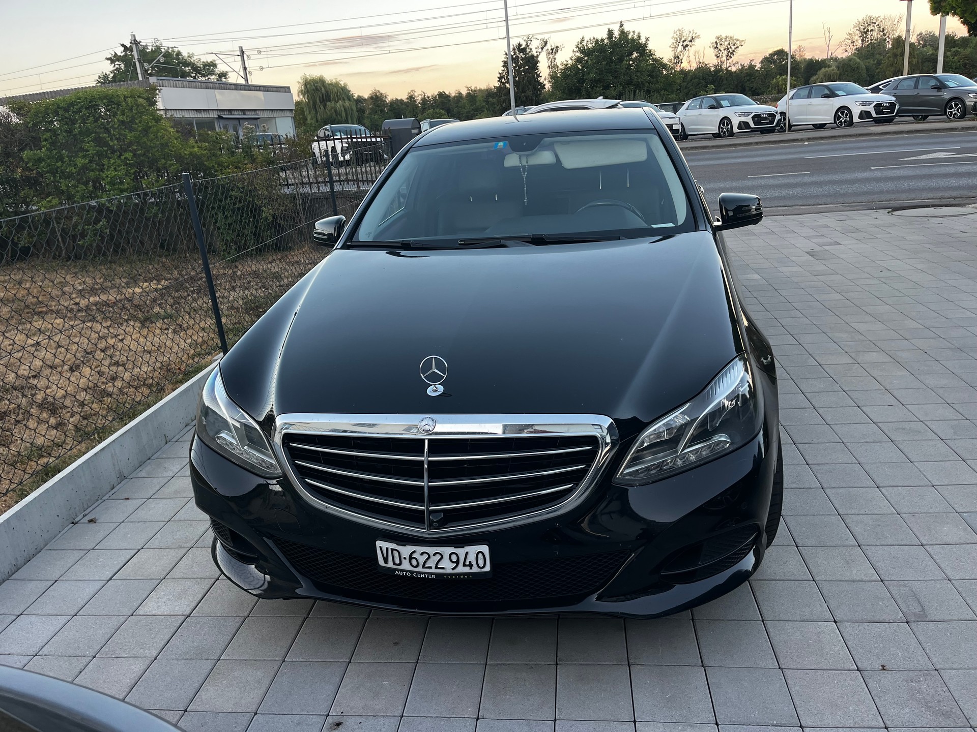 MERCEDES-BENZ E 200 BlueTEC 7G-Tronic-image-3