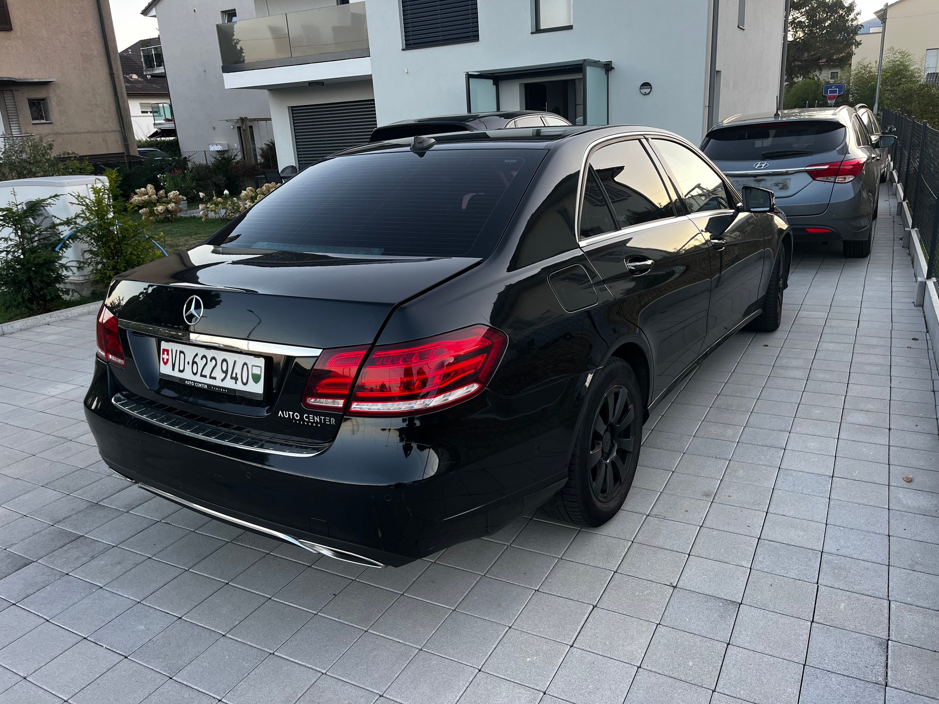 MERCEDES-BENZ E 200 BlueTEC 7G-Tronic-image-1