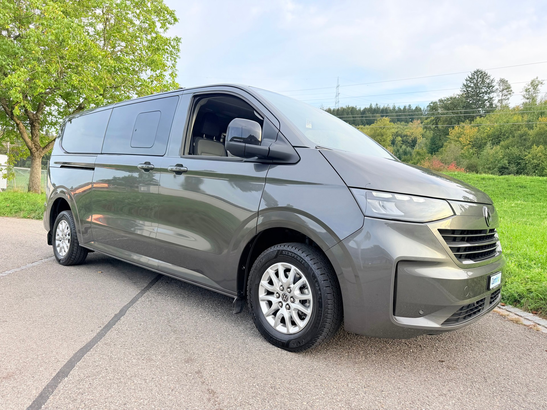 VW CARAVELLE 2.0 TDI "CH WAGEN" EXTRA LANG. LWB 4-MOTION AUTOMAT 8. MIT 9 SITZE. MIT 5 TÜREN. 3500 MM.-image-0