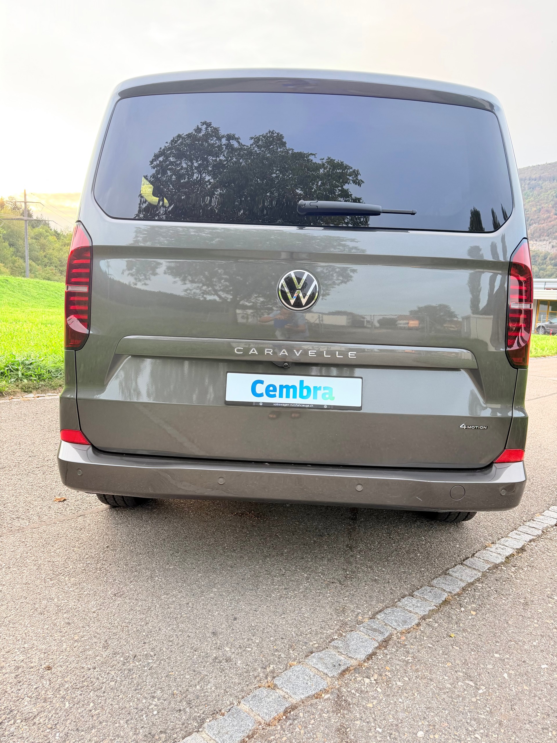 VW CARAVELLE 2.0 TDI "CH WAGEN" EXTRA LANG. LWB 4-MOTION AUTOMAT 8. MIT 9 SITZE. MIT 5 TÜREN. 3500 MM.-image-35