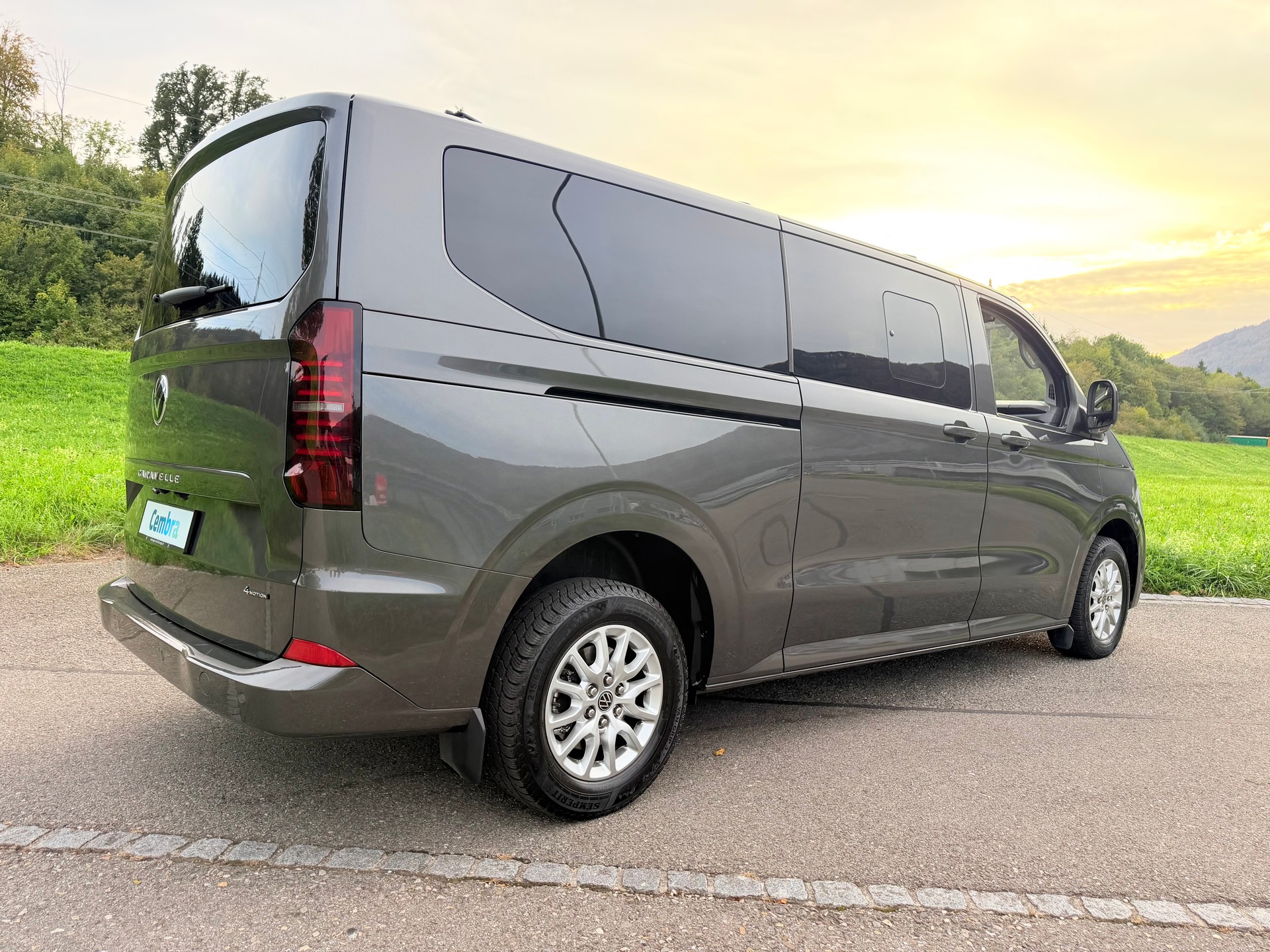 VW CARAVELLE 2.0 TDI "CH WAGEN" EXTRA LANG. LWB 4-MOTION AUTOMAT 8. MIT 9 SITZE. MIT 5 TÜREN. 3500 MM.-image-37