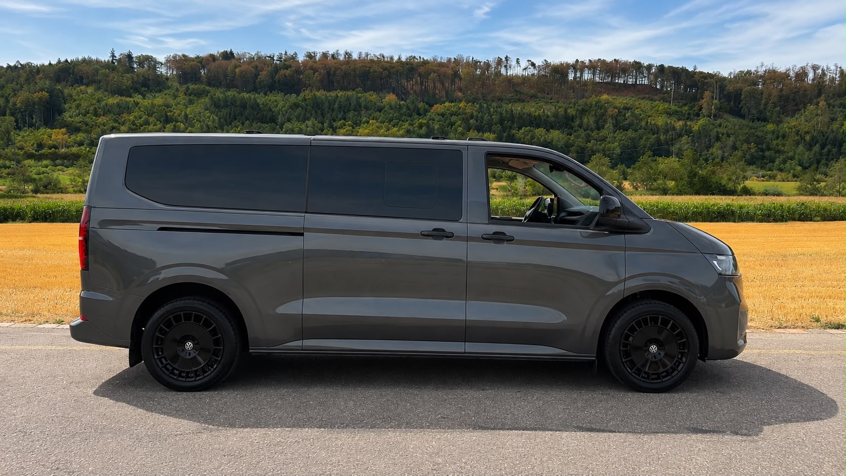 VW CARAVELLE 2.0 TDI "CH WAGEN" EXTRA LANG. LWB 4-MOTION AUTOMAT 8. MIT 9 SITZE. MIT 5 TÜREN. 3500 MM.