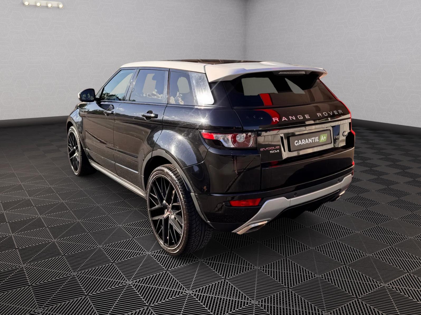 LAND ROVER Range Rover Evoque 2.2 SD4 Dynamic AT9-image-2