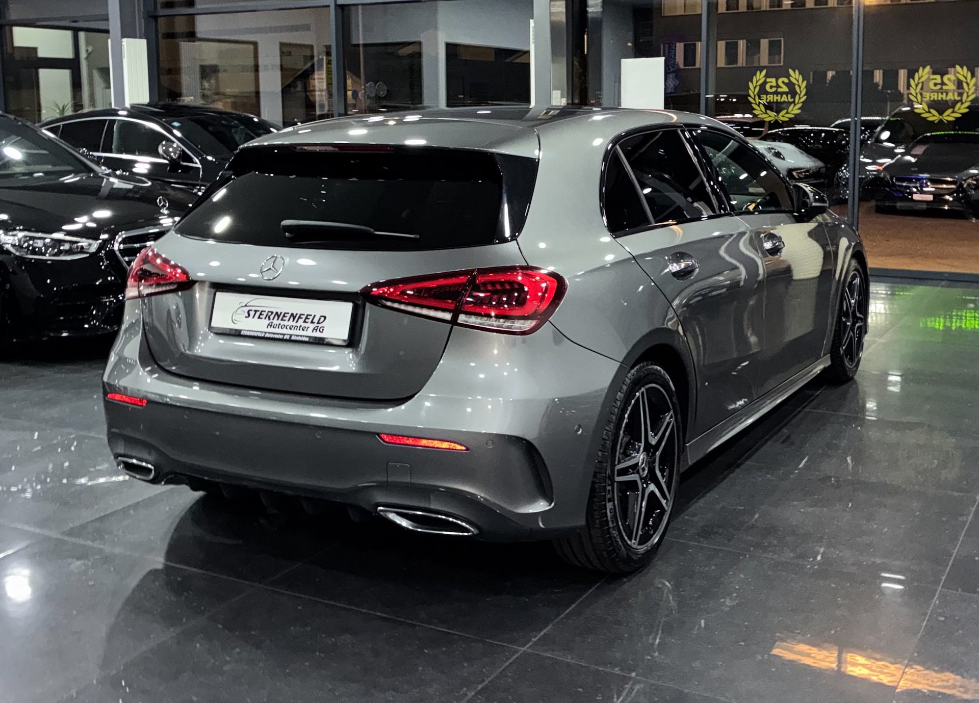 MERCEDES-BENZ A 180 Night Star AMG Line 7G-DCT-image-4