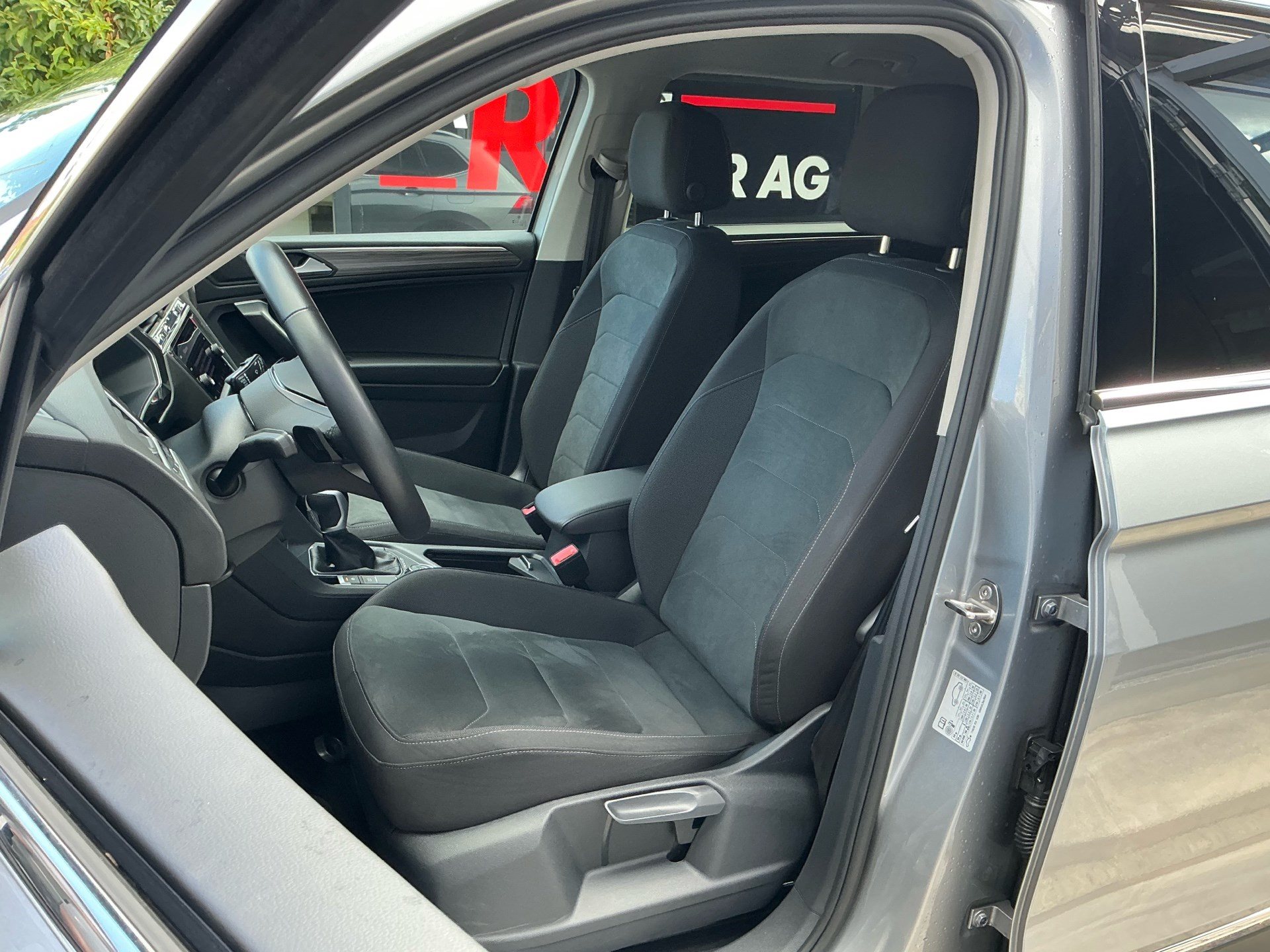 VW Tiguan Allspace ELEGANCE 193PS DSG 4 MOTION *** 7- SITZER & ANHÄNGEKUPPLUNG ***-image-6