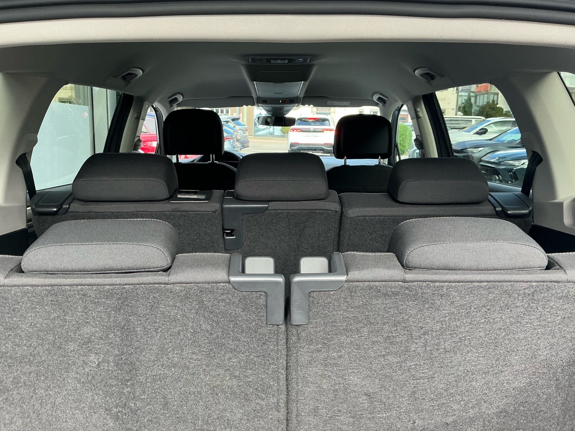 VW Tiguan Allspace ELEGANCE 193PS DSG 4 MOTION *** 7- SITZER & ANHÄNGEKUPPLUNG ***-image-23