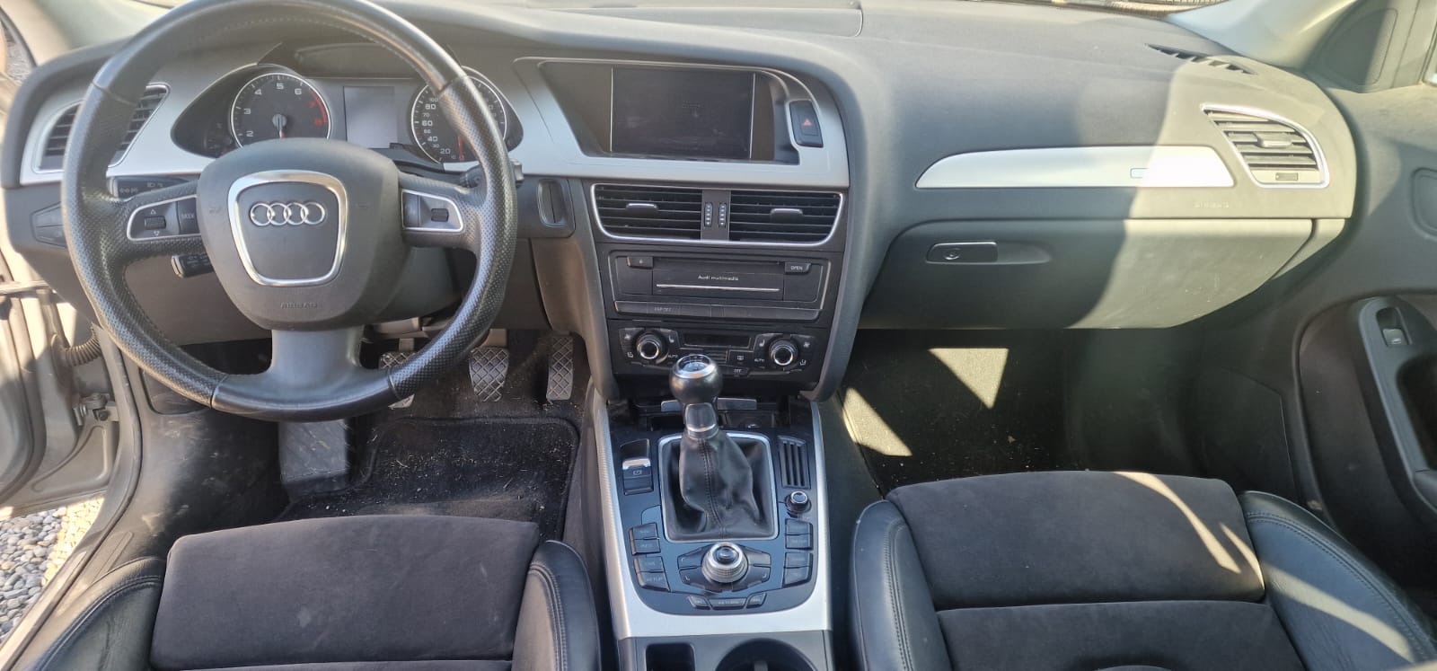 AUDI A4 Avant 1.8 TFSI quattro-image-5