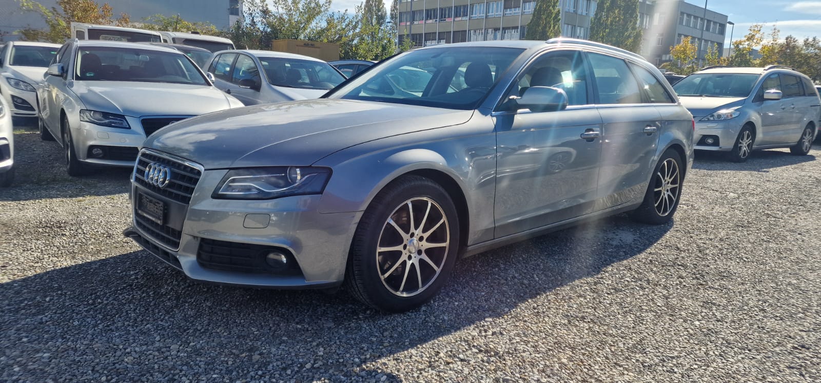 AUDI A4 Avant 1.8 TFSI quattro-image-1